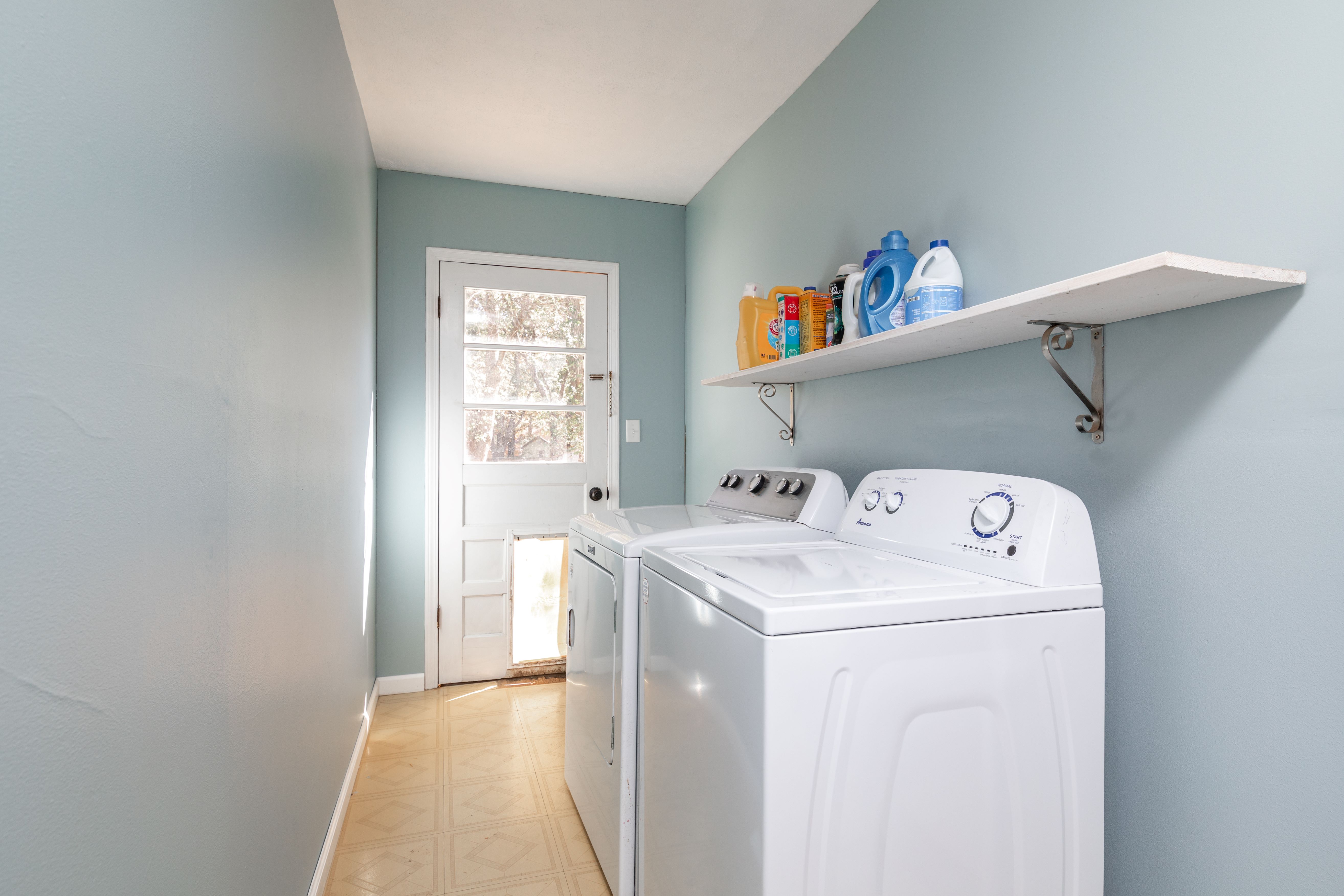 Pet Friendly Home close to Mercy, MSU and Bass Pro photo 5