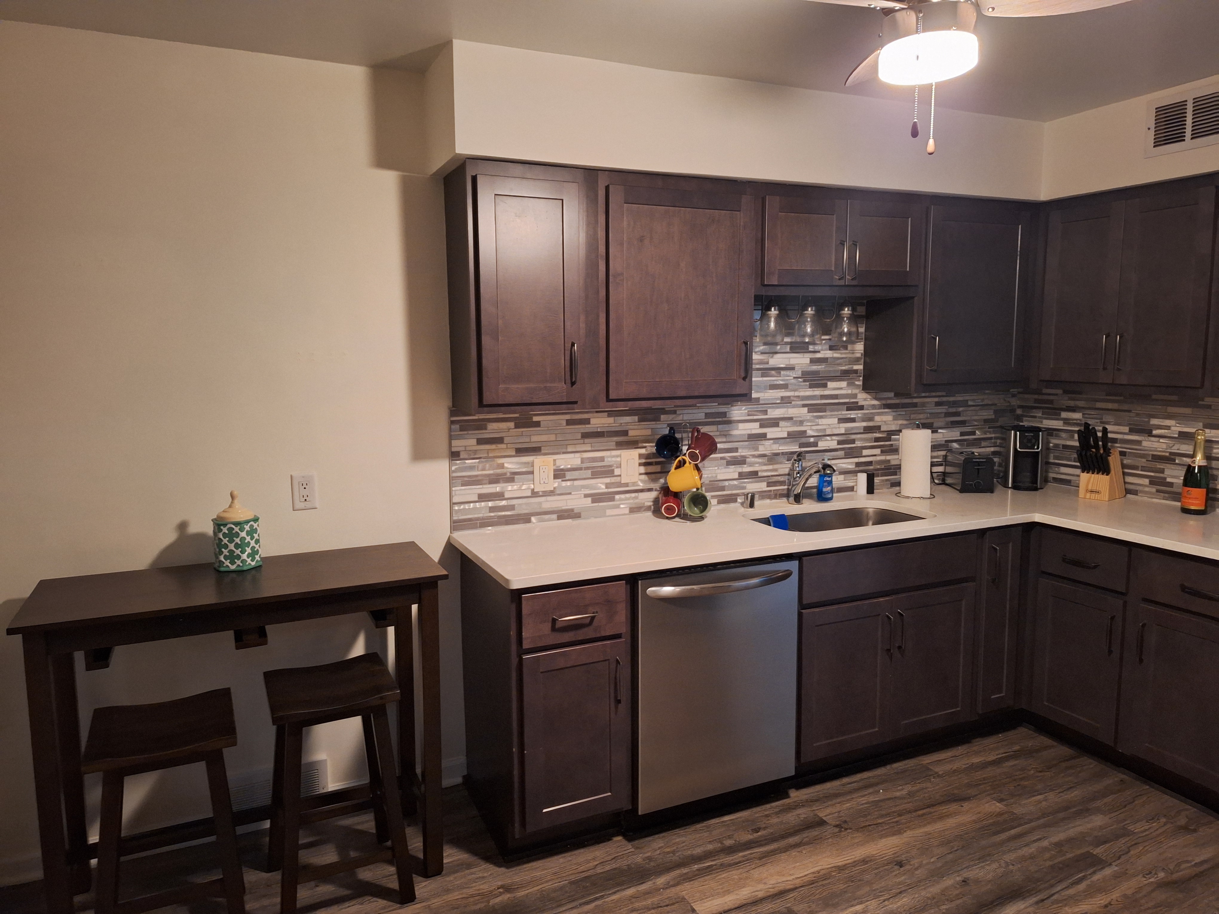 2-bedroom condo in pleasant Elm Grove with AC, WiF photo 3