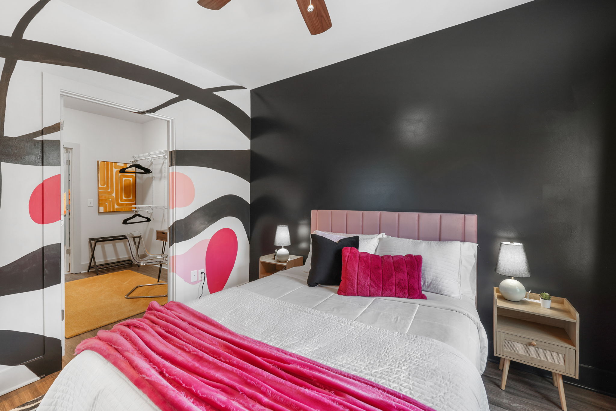 Cozy, comfy condo near Opry. Free parking! photo 3
