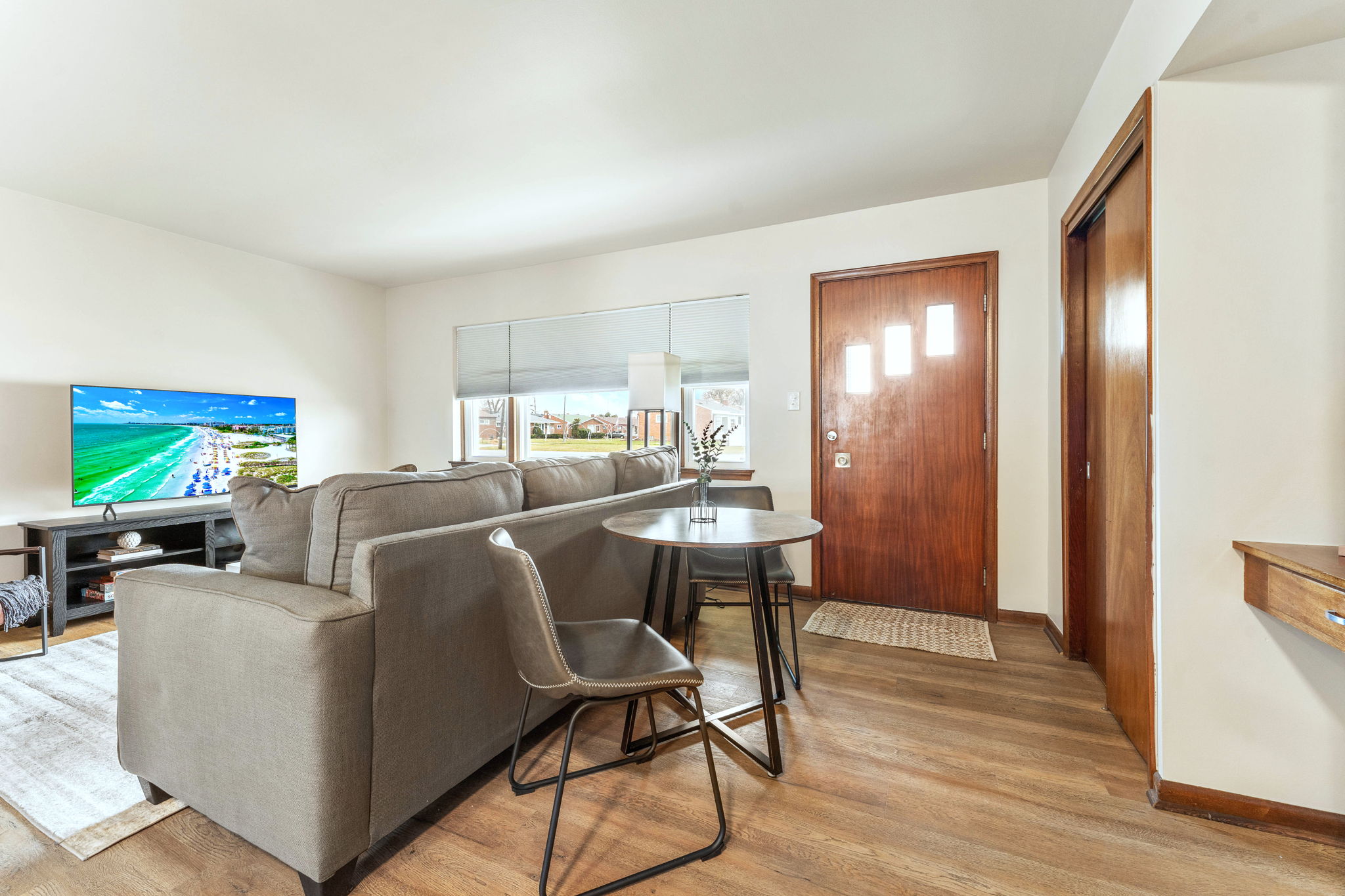 Convenient & Cozy in Downriver photo 3