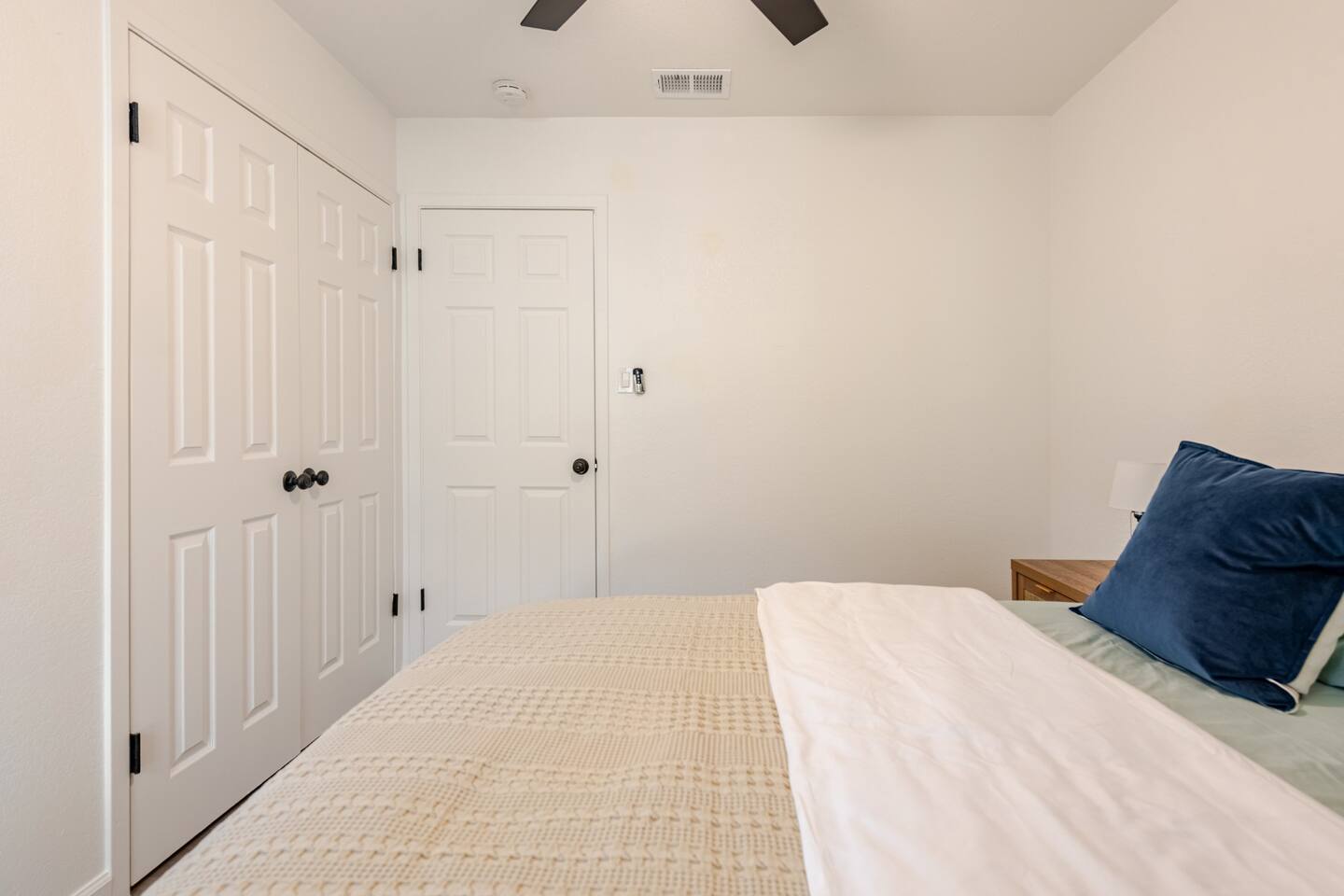 Round Rock Modern Farm Duplex photo 4