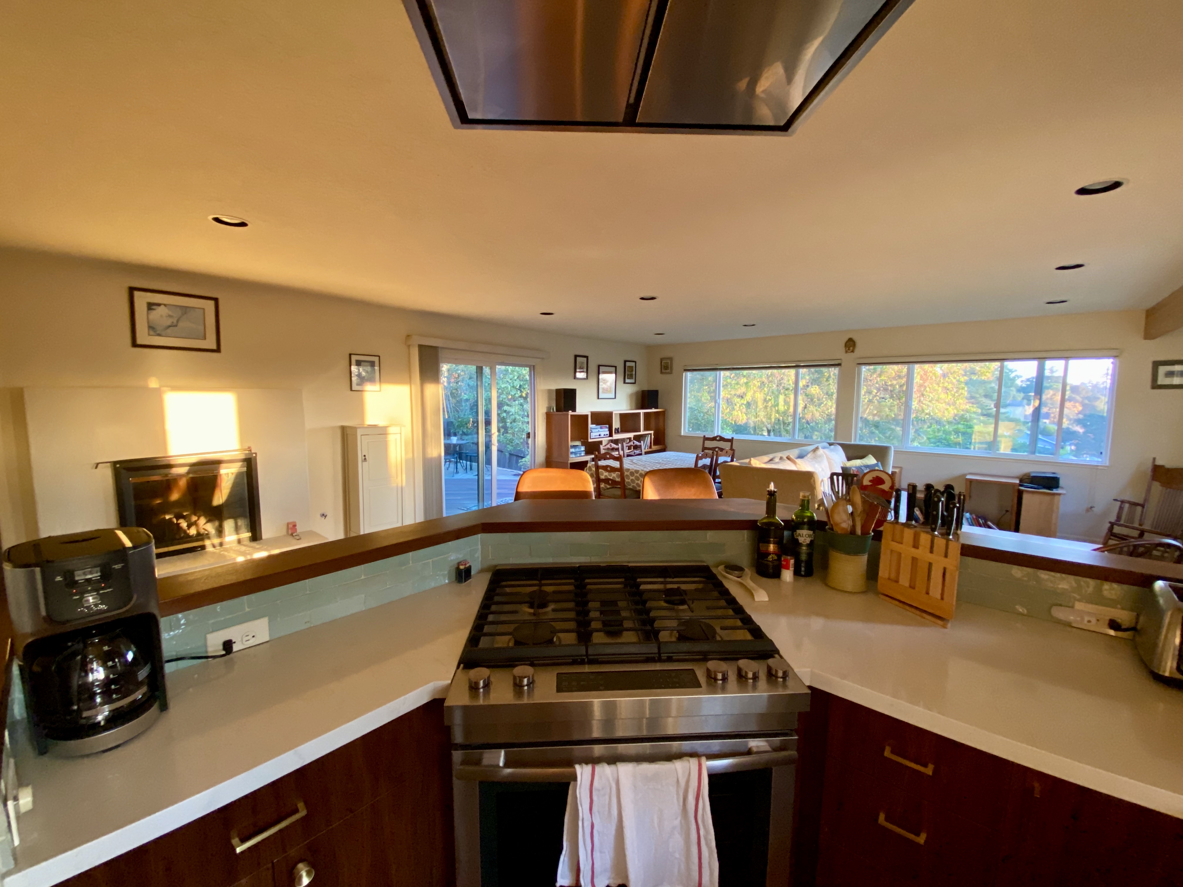 Cozy Hillside Home With A View photo 3