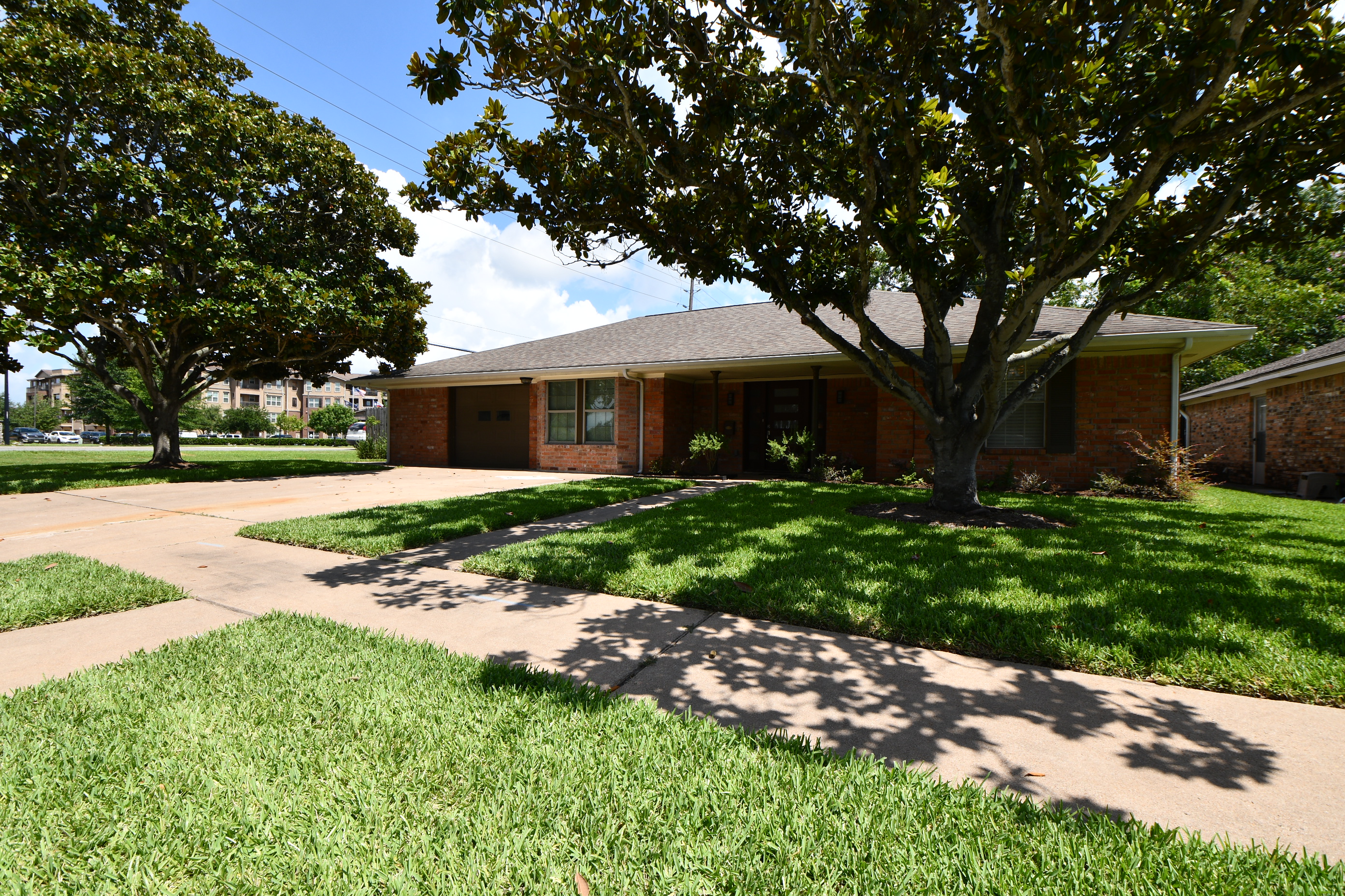 Relaxing Oasis with Access to Everything You Need! photo 4