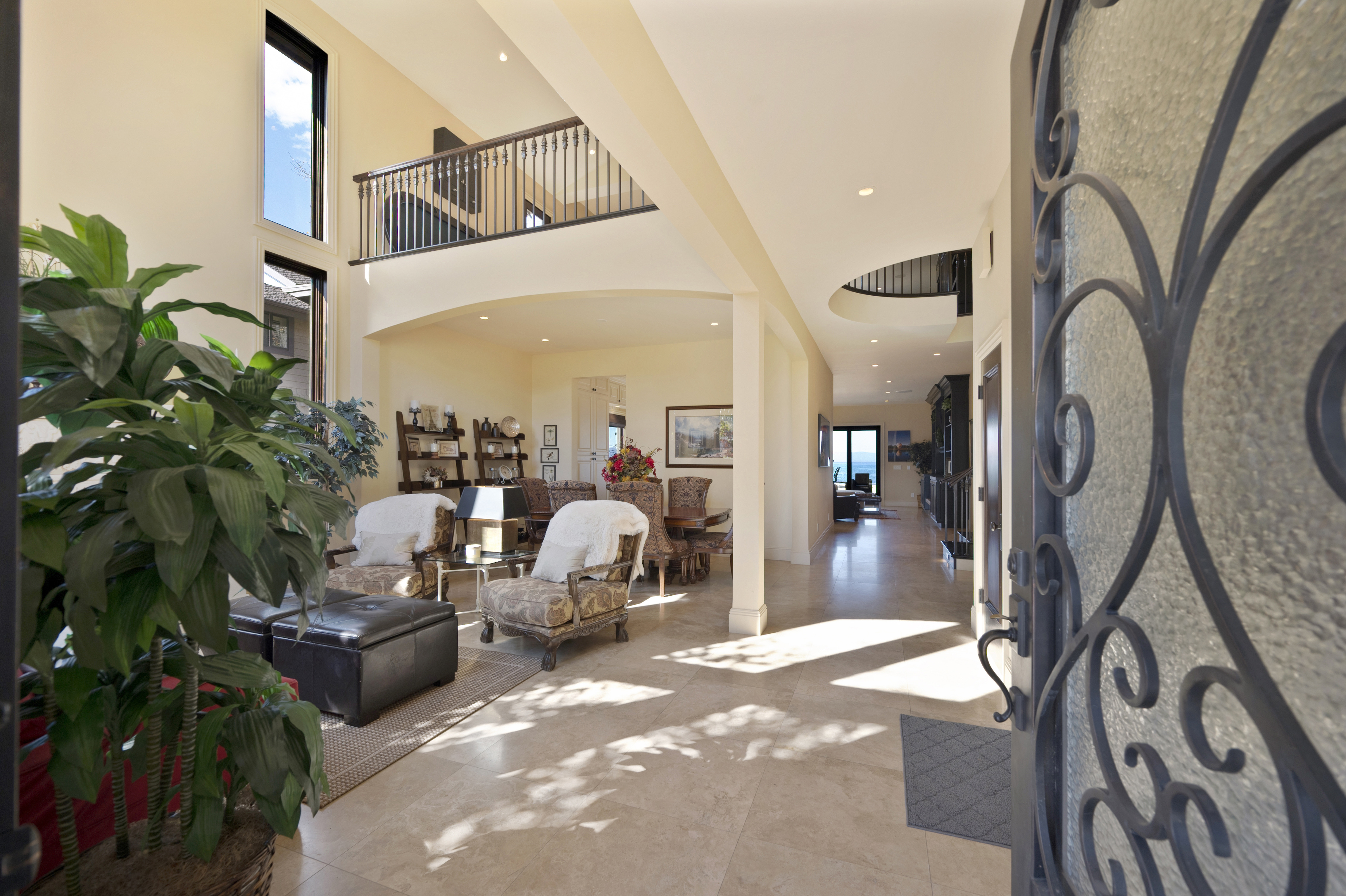 Lake Tahoe Beachfront Villa: Rooftop Hot Tub/Dock! photo 5