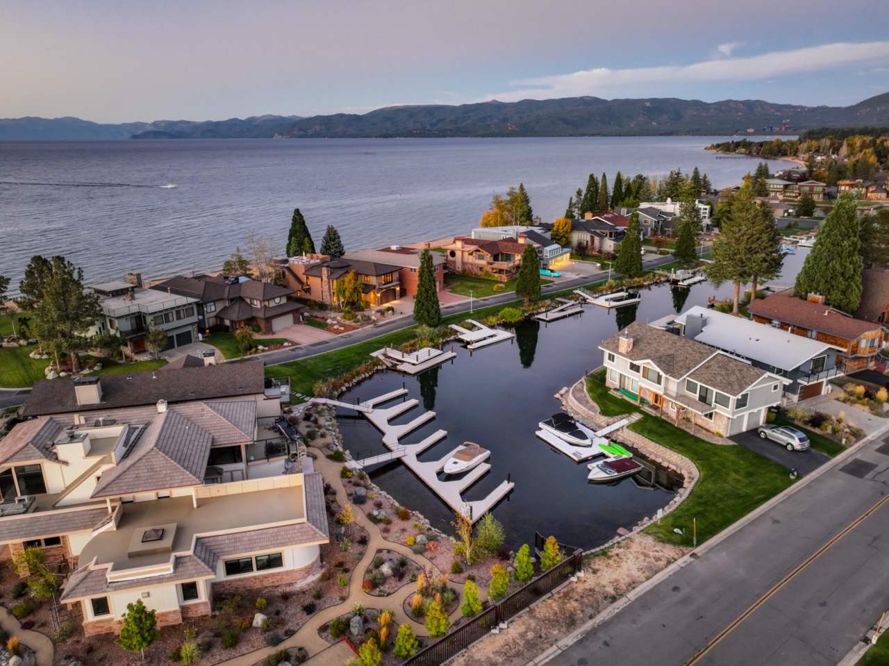 Lake Tahoe Beachfront Villa: Rooftop Hot Tub/Dock! photo 3