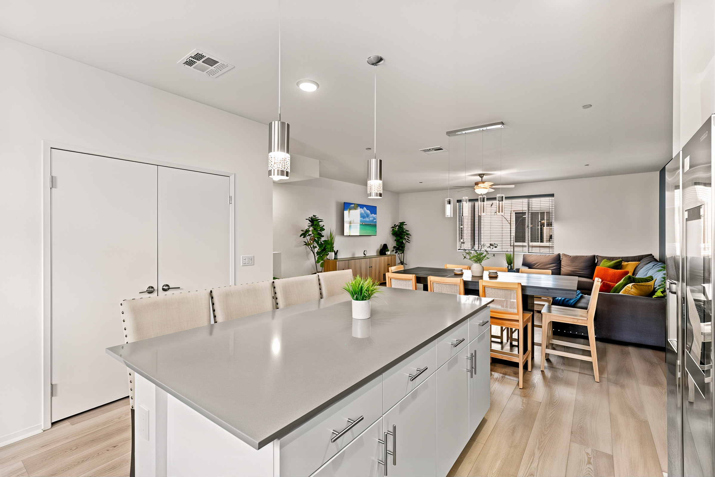 Retreat w/ EV Charger Pool, Gym, Workspace + More photo 5