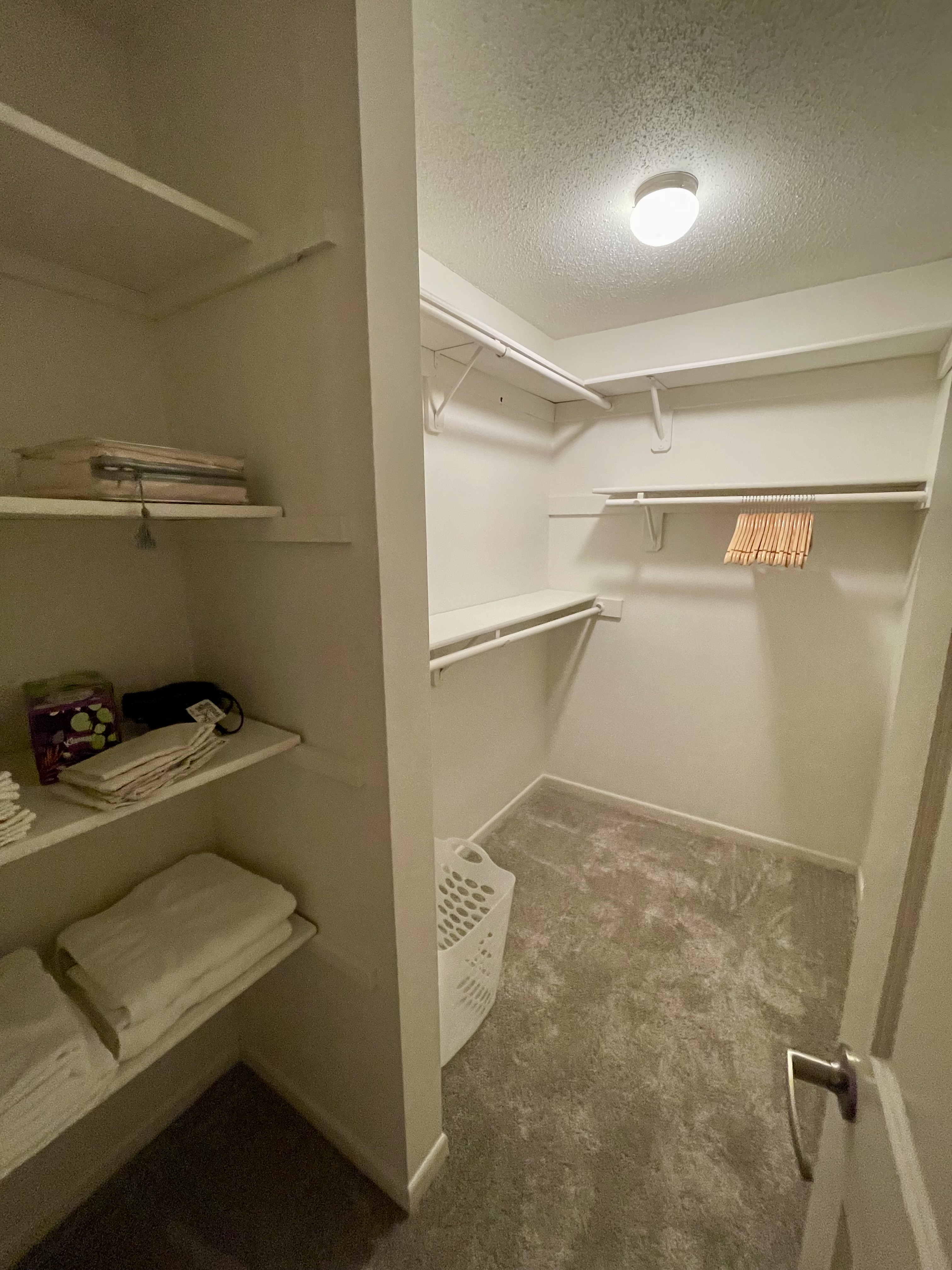 Spacious One Bedroom Apartment, 10 Min to Downtown photo 5