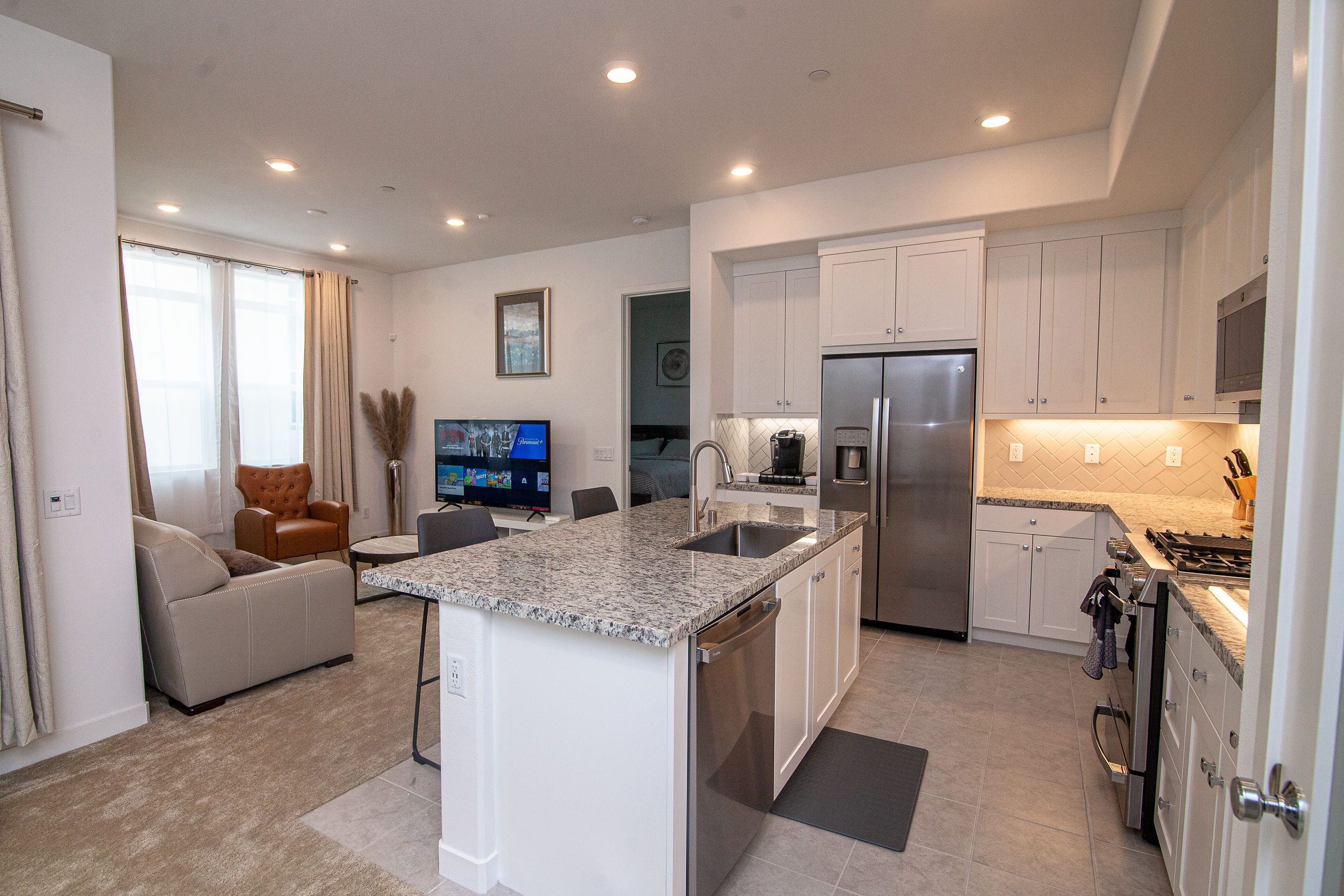 Luxurious condo by six Flags Magic mountain  photo 3