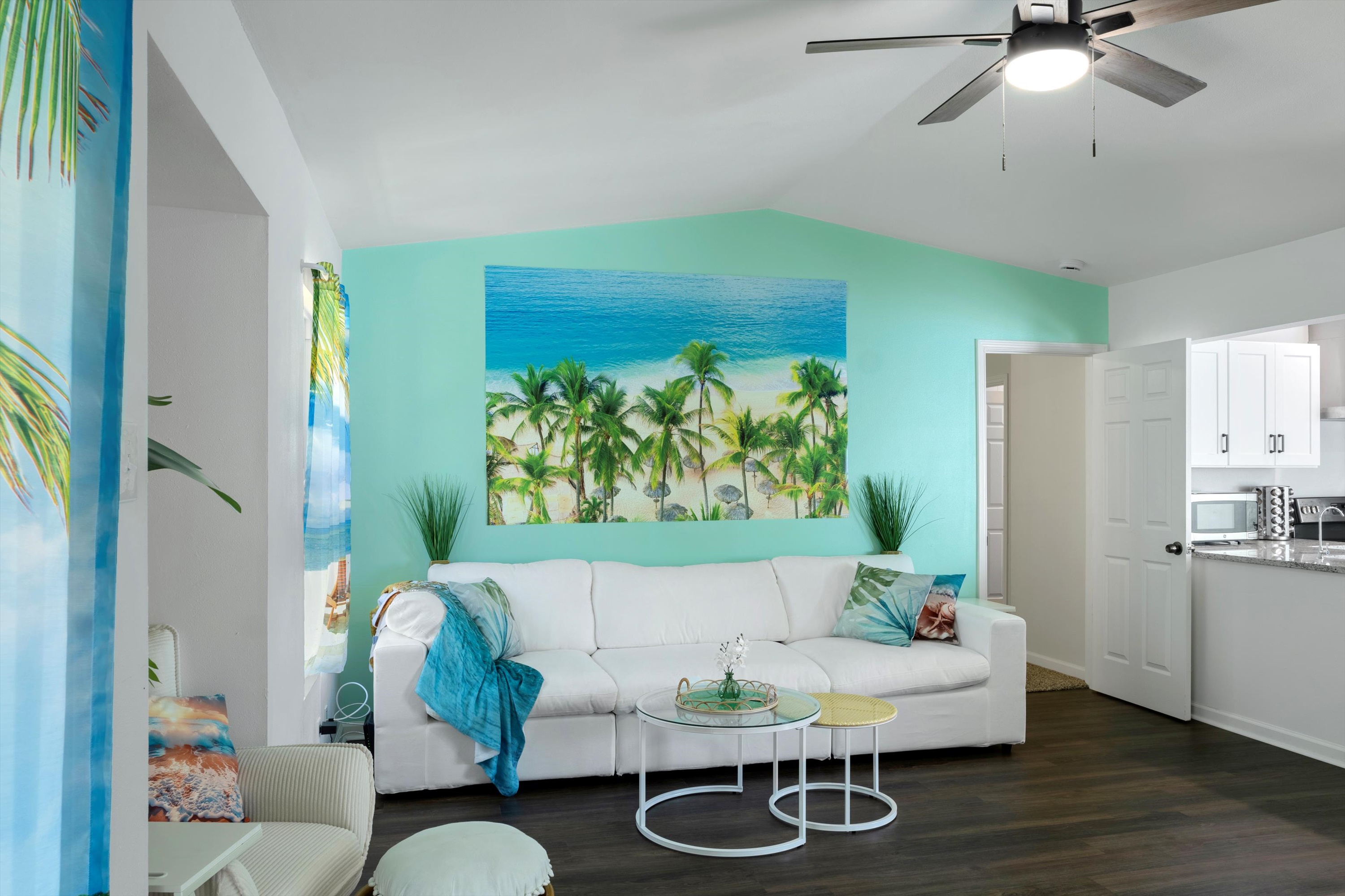 Tropical Oasis for Remote Worker w/ Work Space photo 3