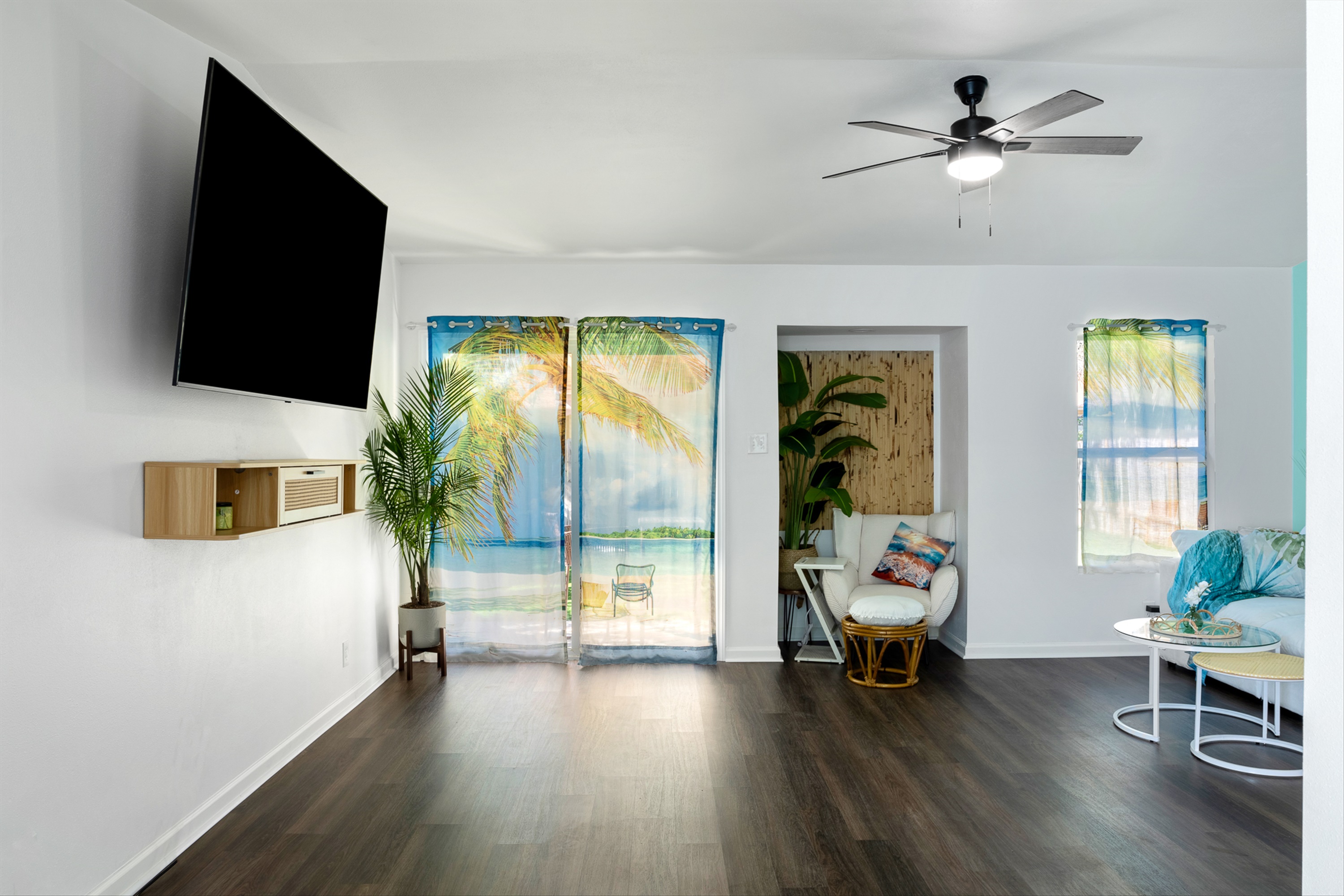 Tropical Oasis for Remote Worker w/ Work Space photo 4