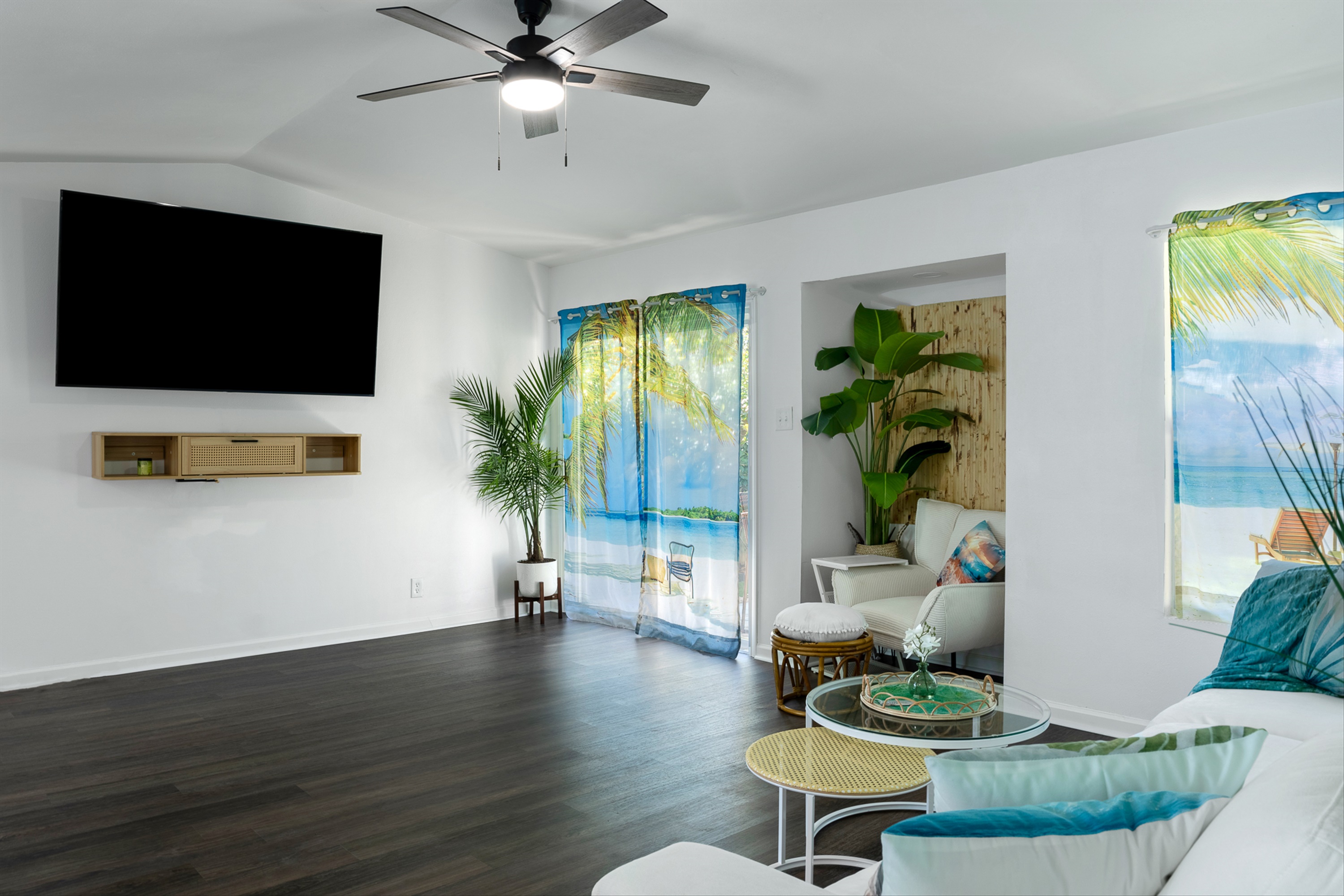 Tropical Oasis for Remote Worker w/ Work Space photo 5