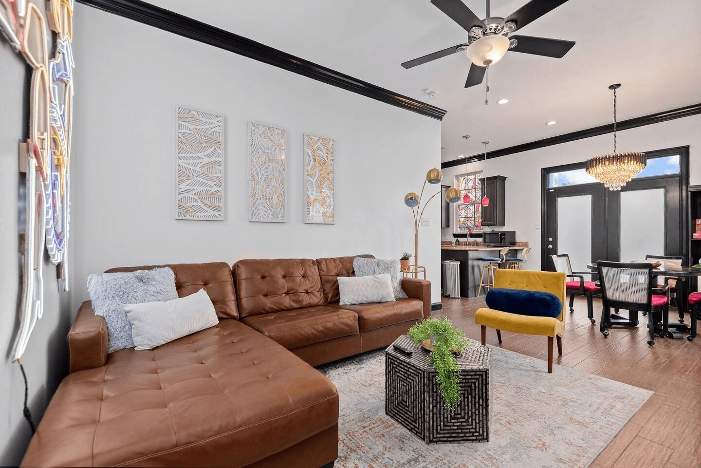 Vibrant 3 Bed 2.5 Bath Home w/ Hot Tub photo 4