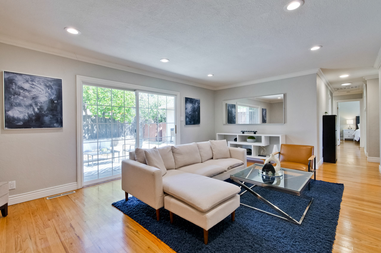 Modern Home Next to Apple Campus photo 2