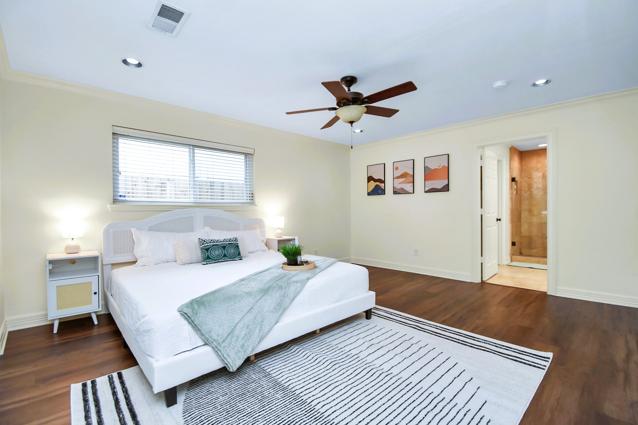 Stunning Haven - Heated Pool & Game Room photo 4
