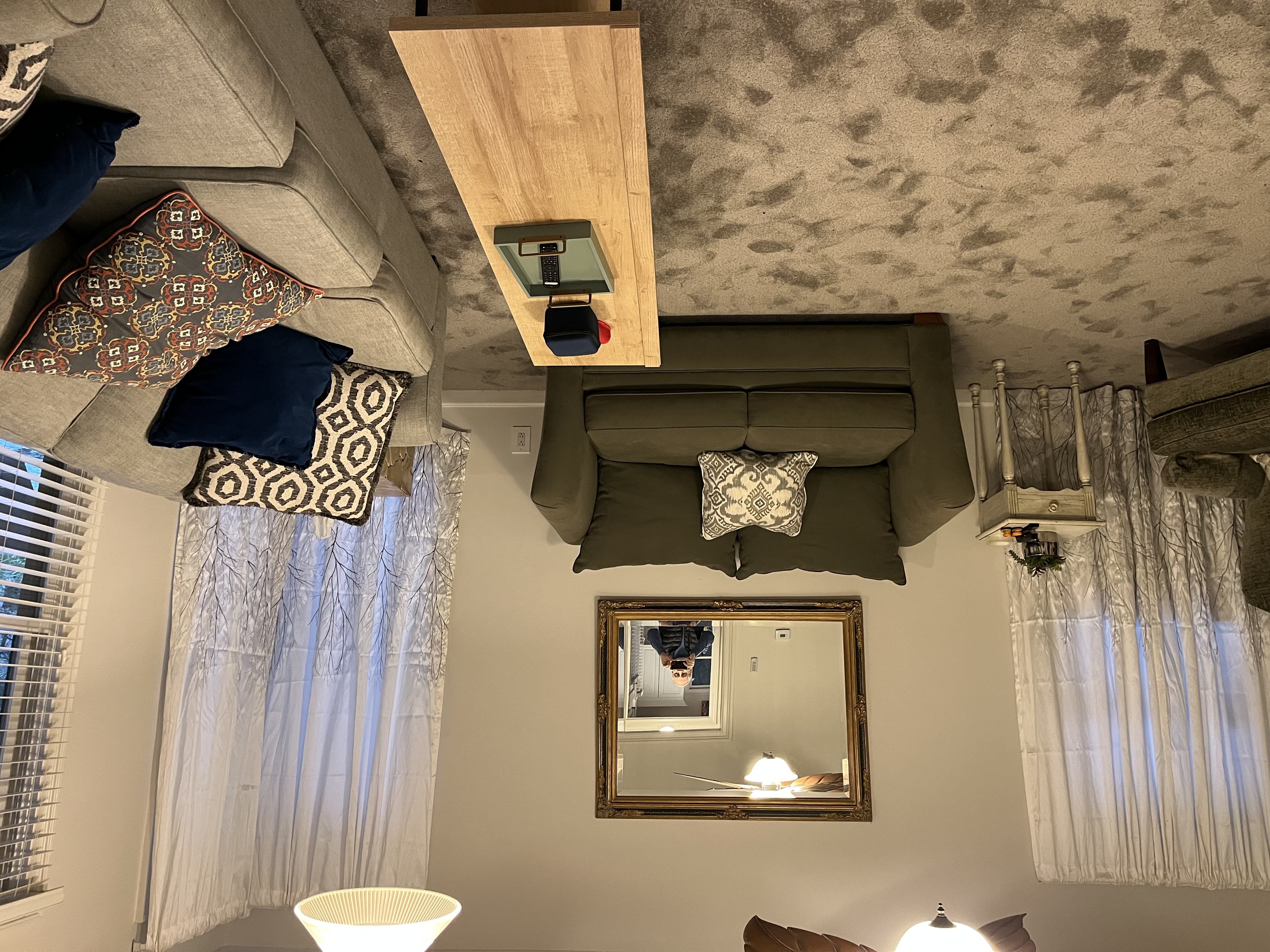 Charming 1-Bedroom Garden Retreat - Modernized photo 2