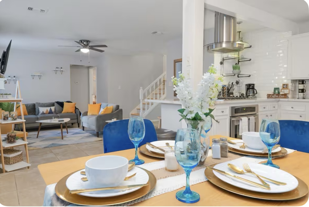 Serene Bohemian Manor| Family Retreat|4bd 2.5ba photo 2
