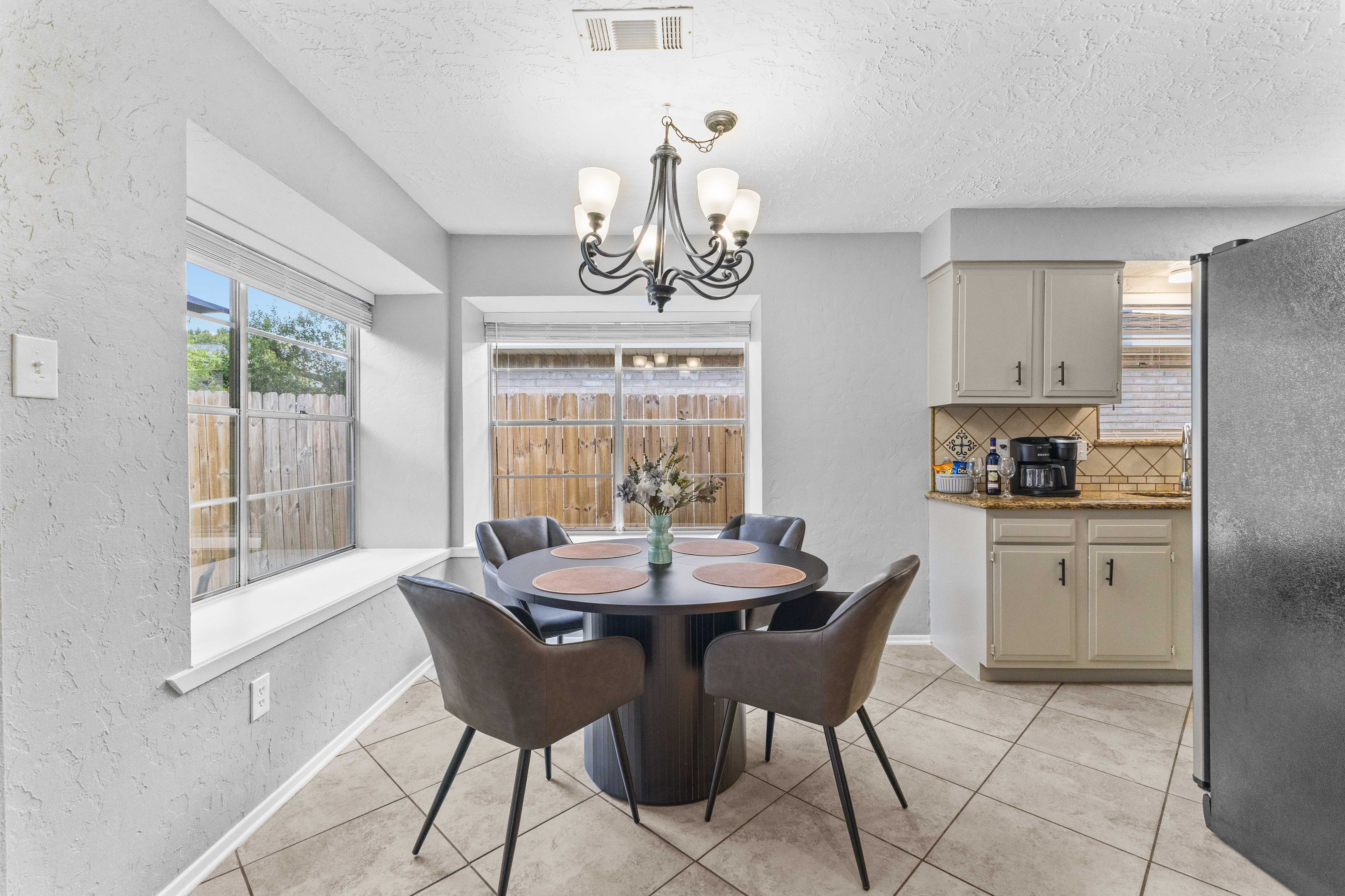 30+ Days Rental - Willowbrook./ Cypress photo 3