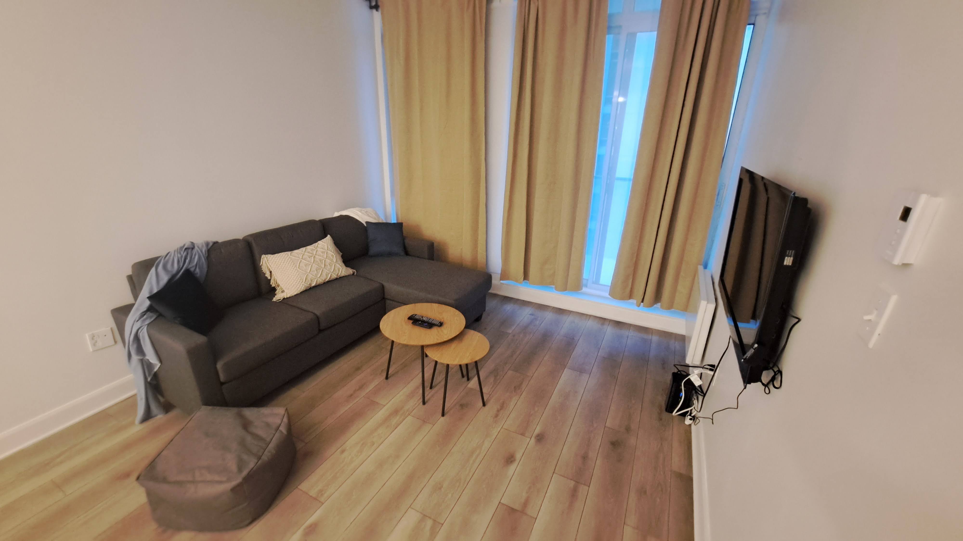 Luxurious Condo w/Gym, Pool, Rooftops photo 4