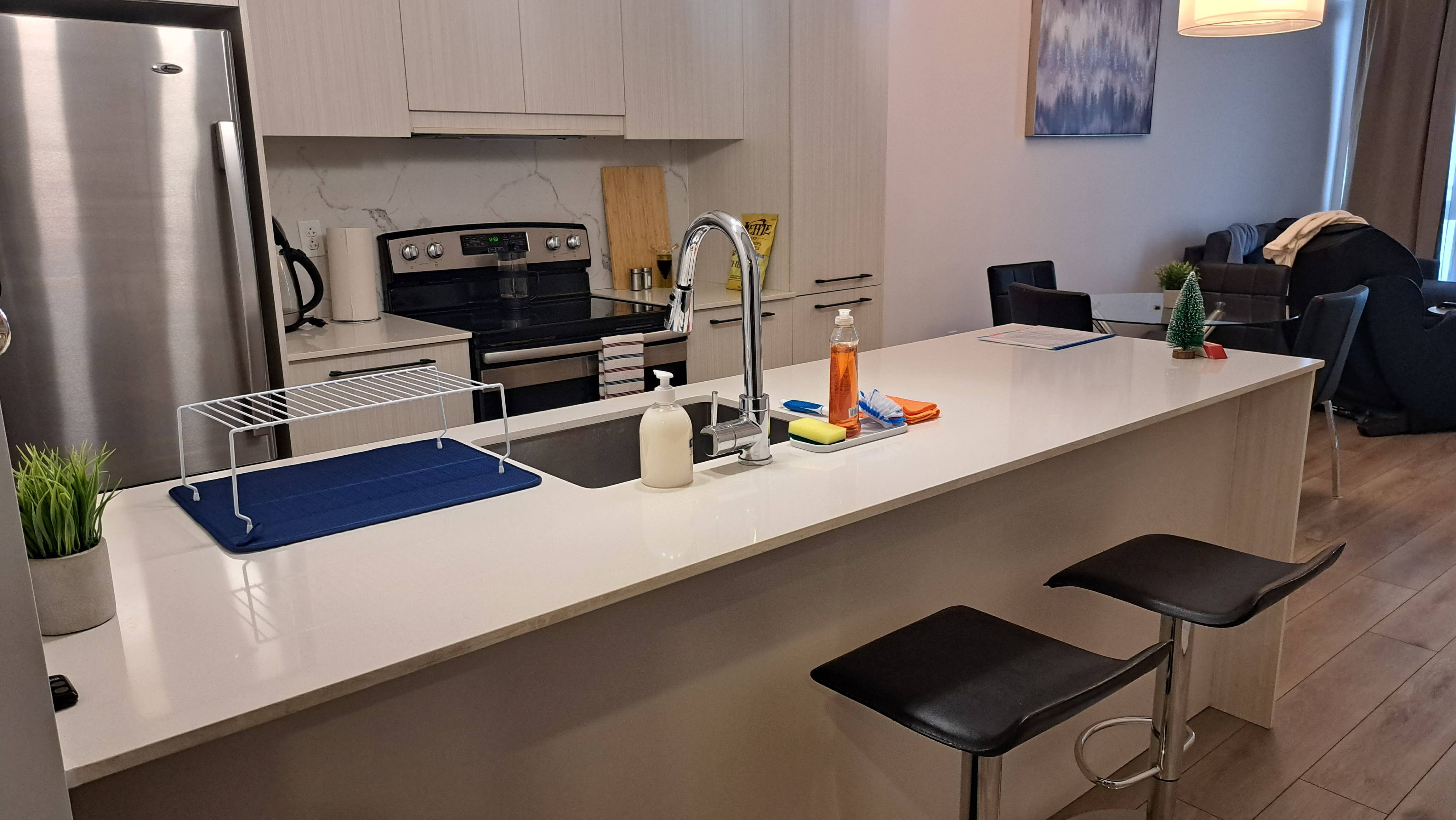 Luxurious Condo w/Gym, Pool, Rooftops photo 3