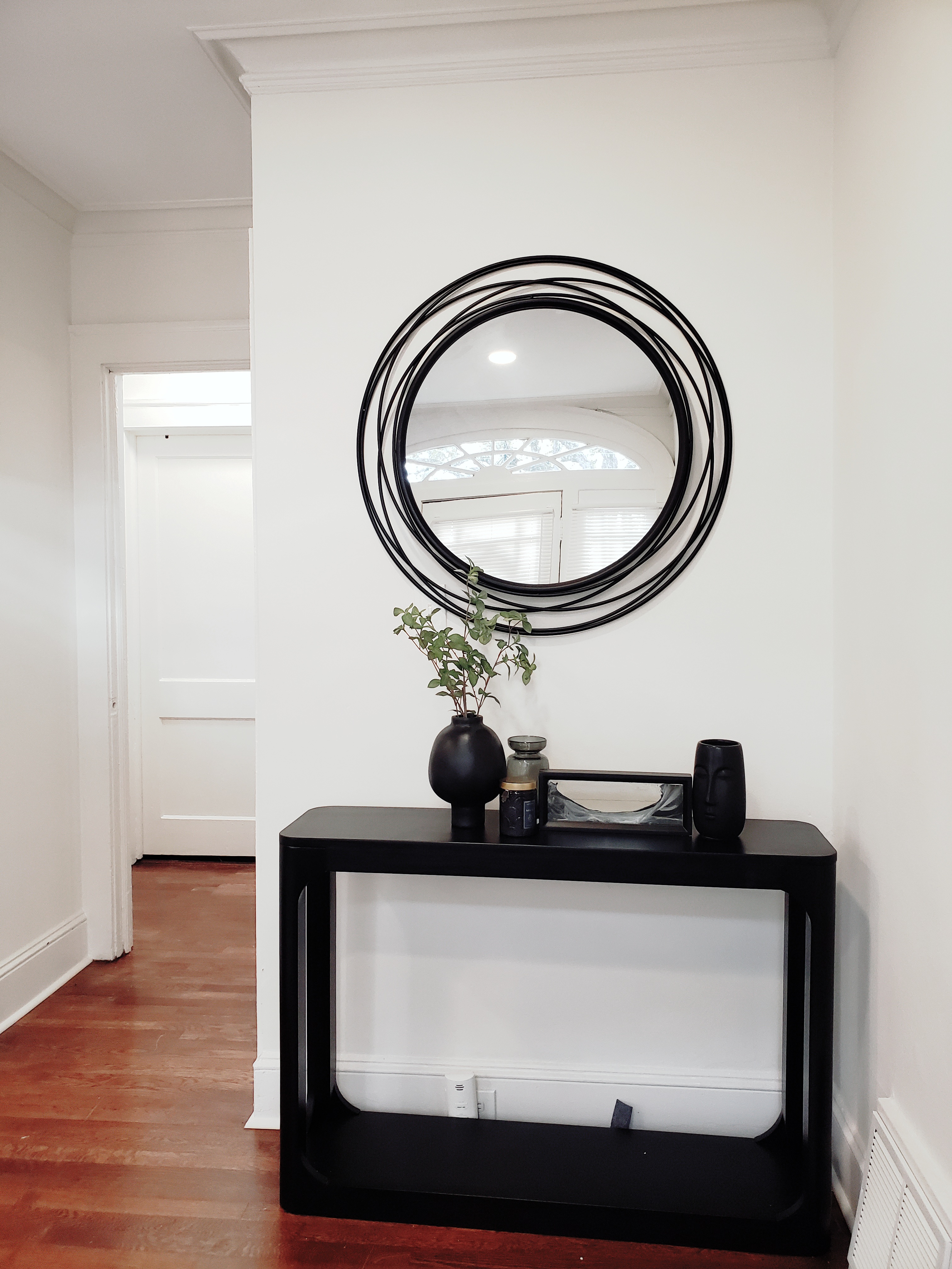Charming Home near Downtown  photo 3