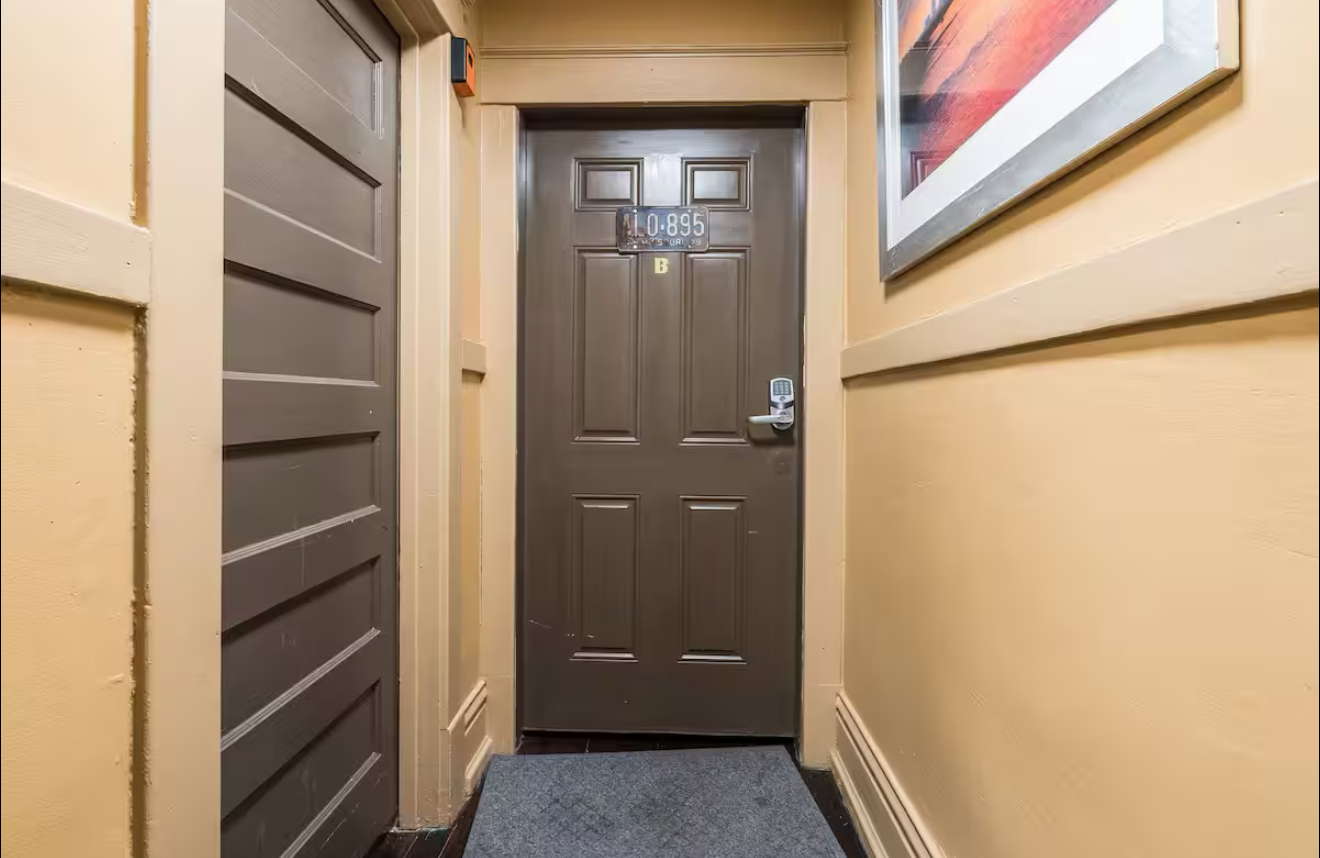 Eclectic Apt! Walkable * Parking * Close to KU Med photo 4