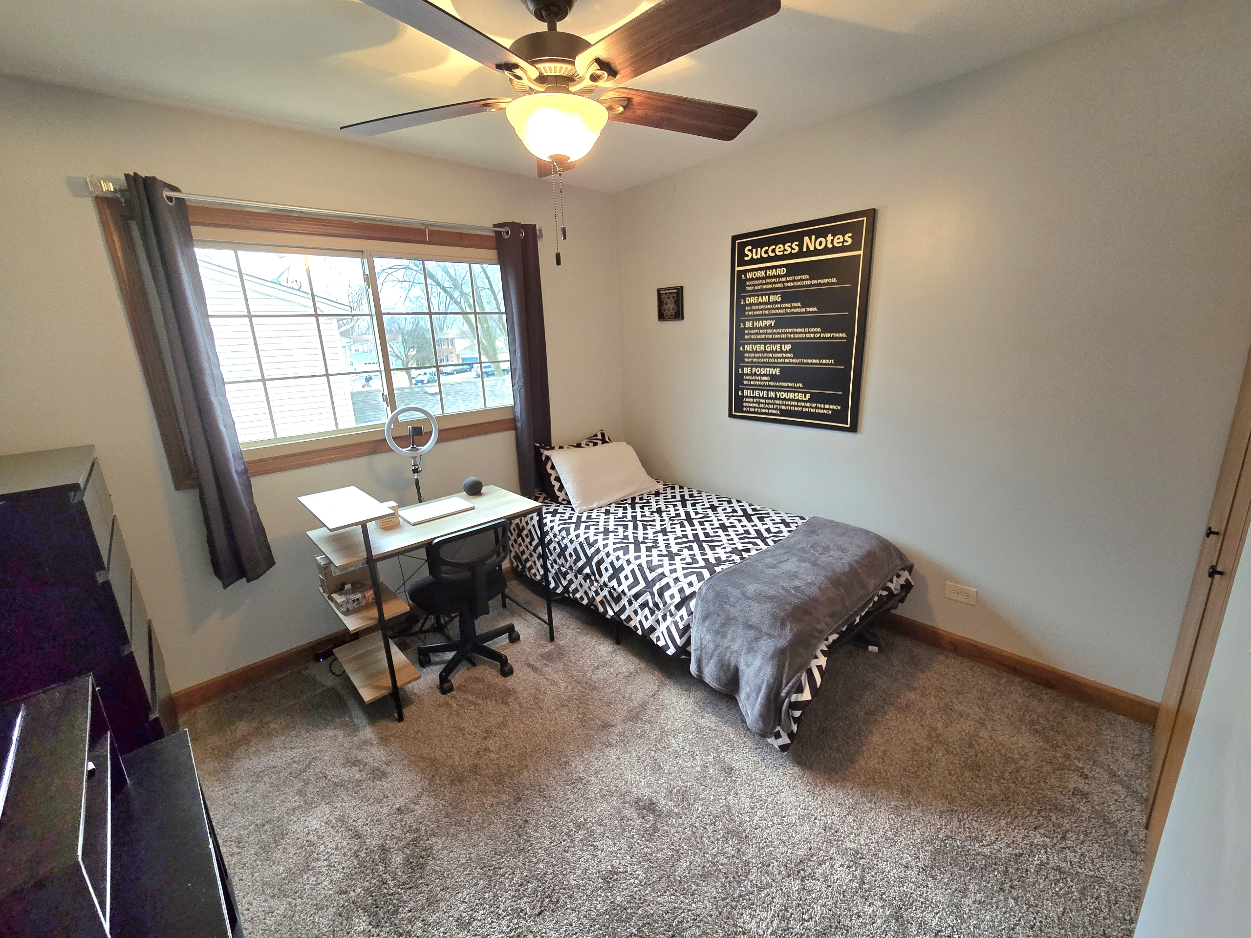 3 bedroom 2.5 bath lovely home in Aurora IL  photo 4