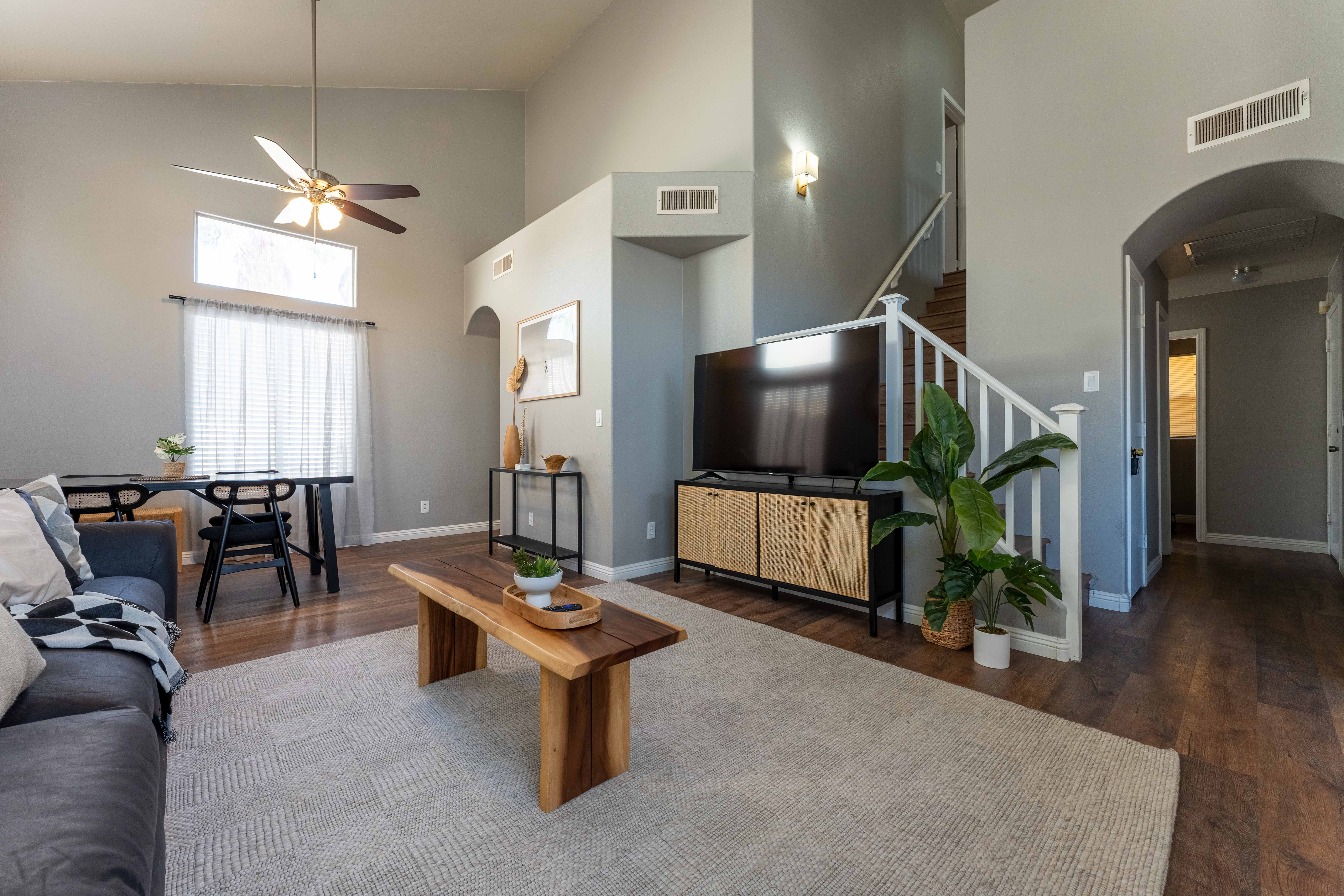 Newly Renovated, Fully Furnished near Summerlin photo 5