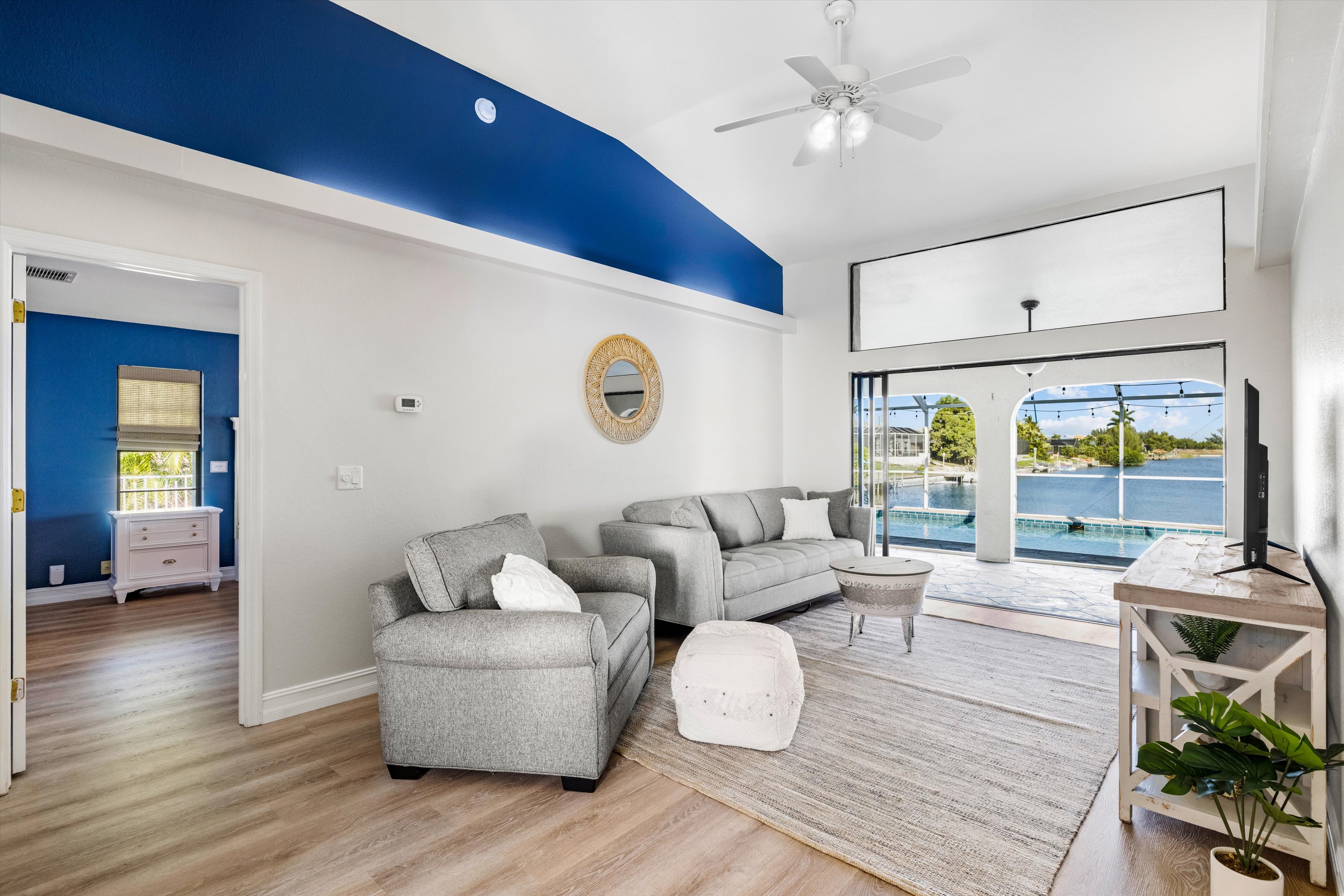 Lake Front Home w/ 2 Ensuites & Heated Pool photo 5