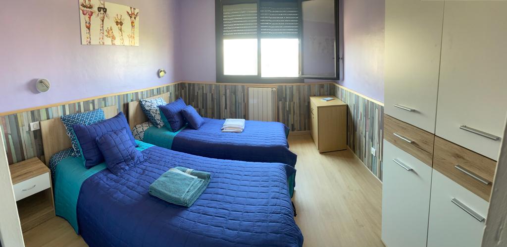 Nice 2-bedroom air-conditioned flat, beach at 350m photo 3