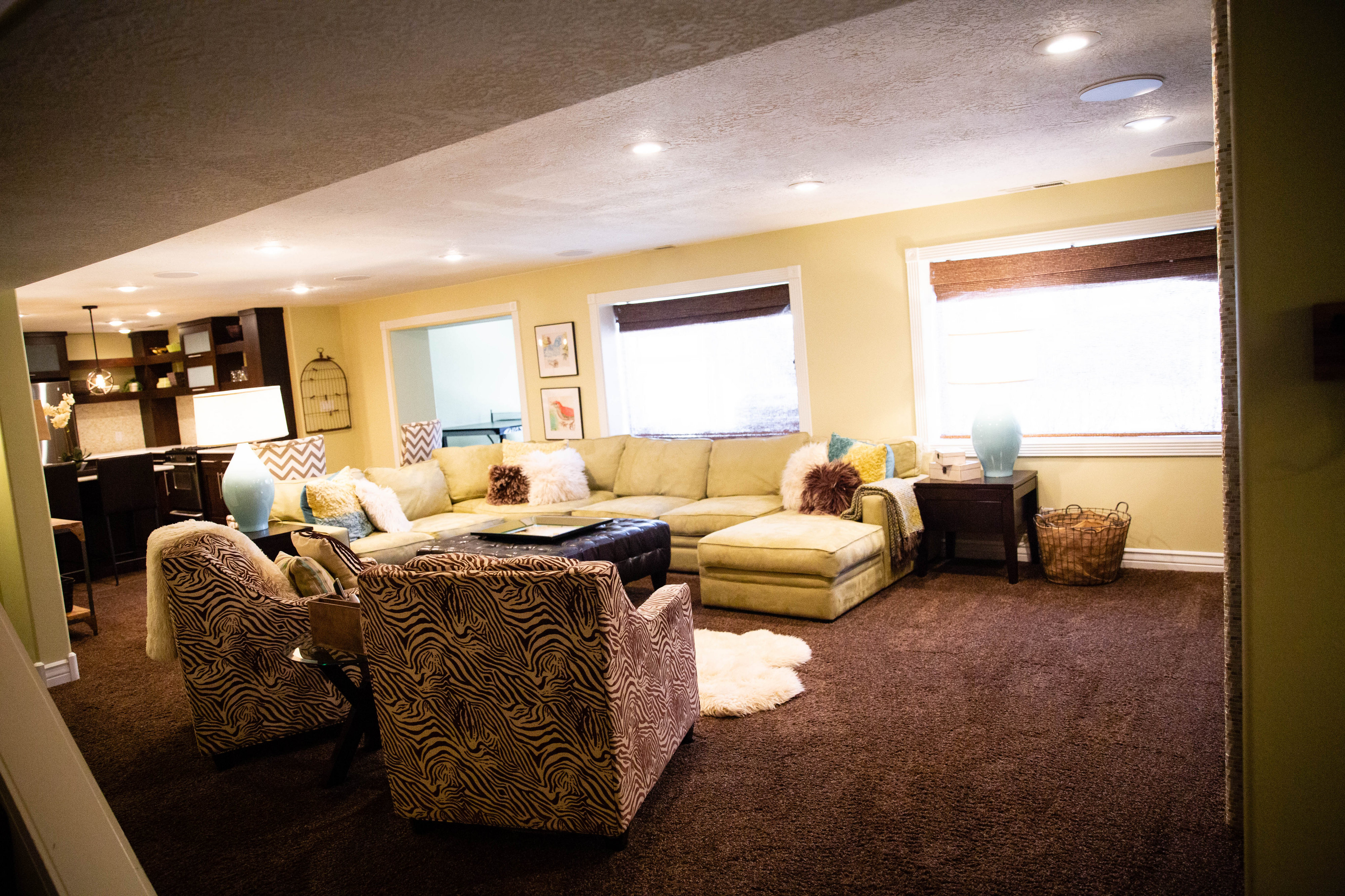 TRENDY SPACIOUS BASEMENT APARTMENT photo 5