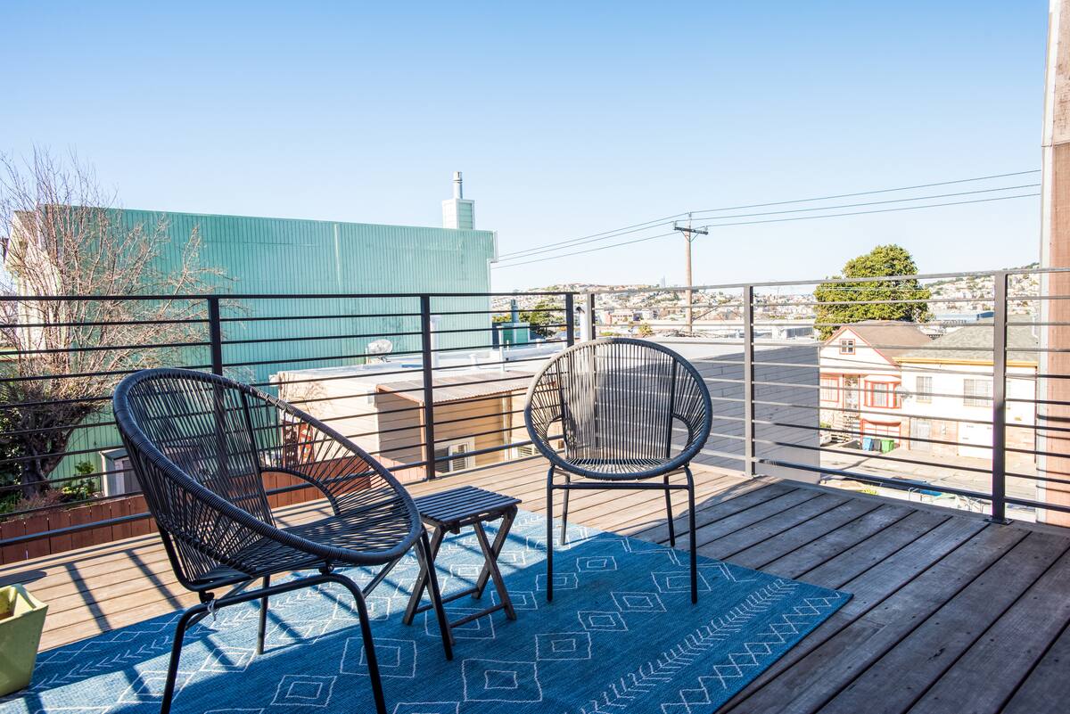 Oasis at Bayhaus | Fast Wifi | W/D | Housecleaning photo 5