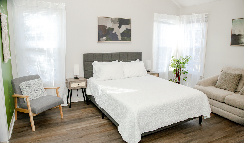 Jacuzzi,Crib& Kids Essentials,5G,Walk to Food Lion photo 3