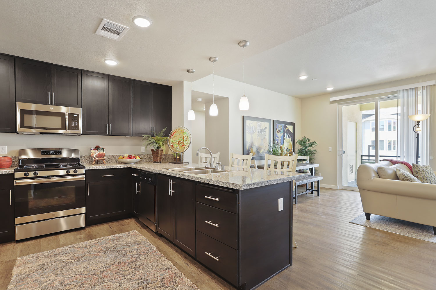 Luxuray Living- Rubicon At Reynolds Ranch  photo 5