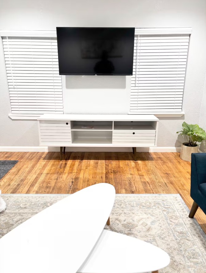 Cozy, modern 2bd near downtown Dallas photo 2