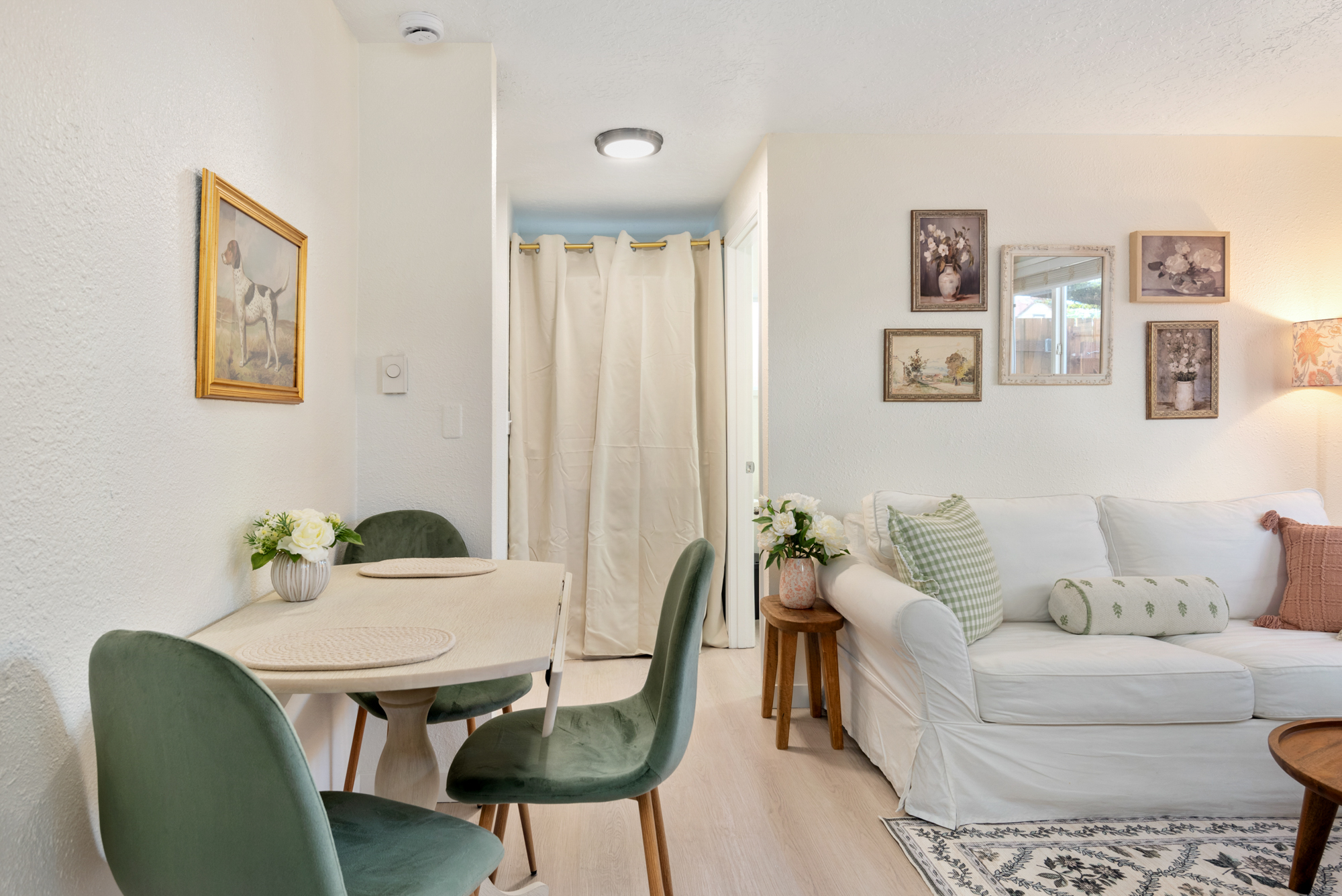 Cozy Sellwood Cottage, Walkable to Shops, Yard photo 5
