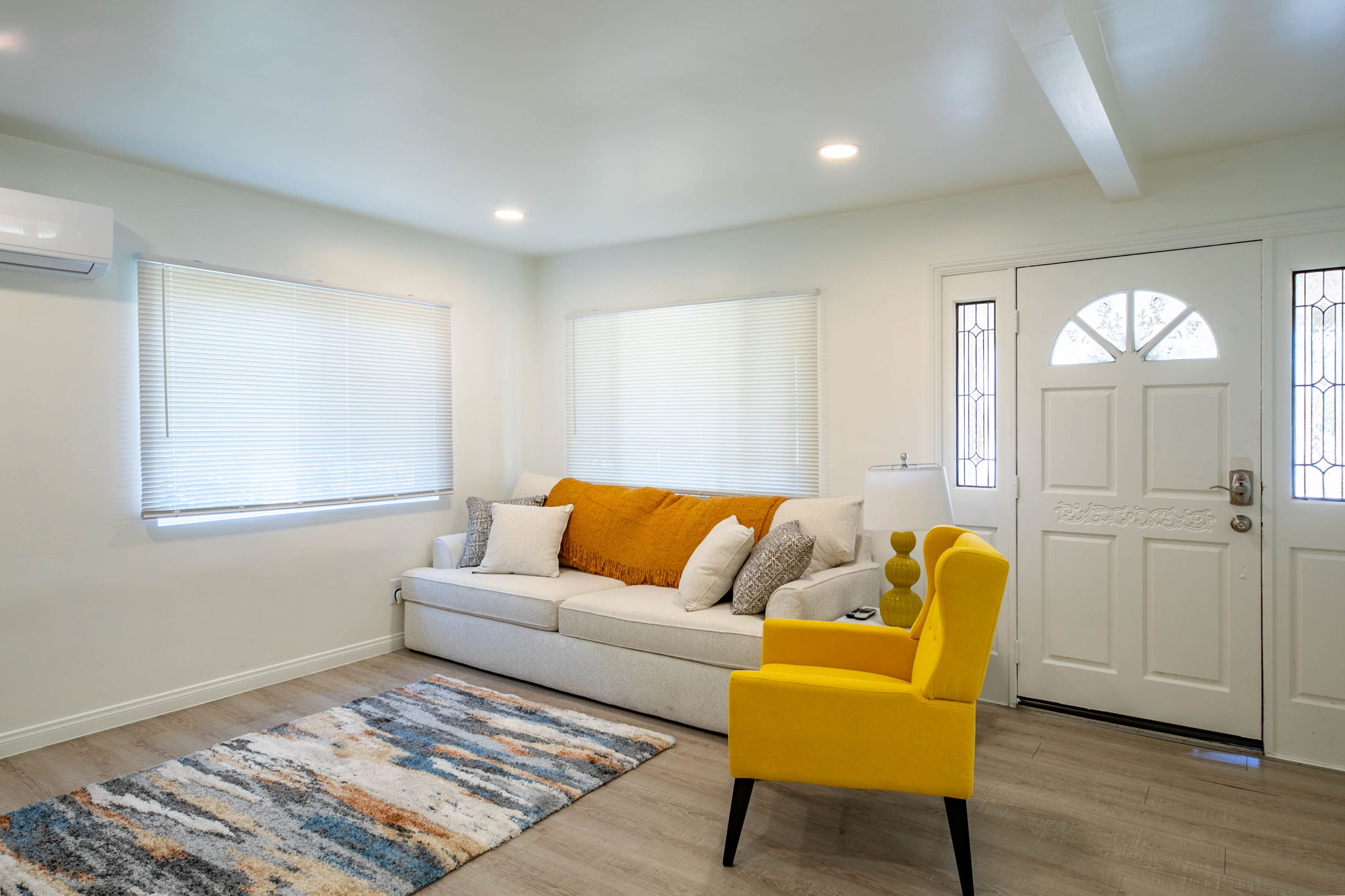 *NEWLY* Remodeled Chic Home near Disneyland photo 2