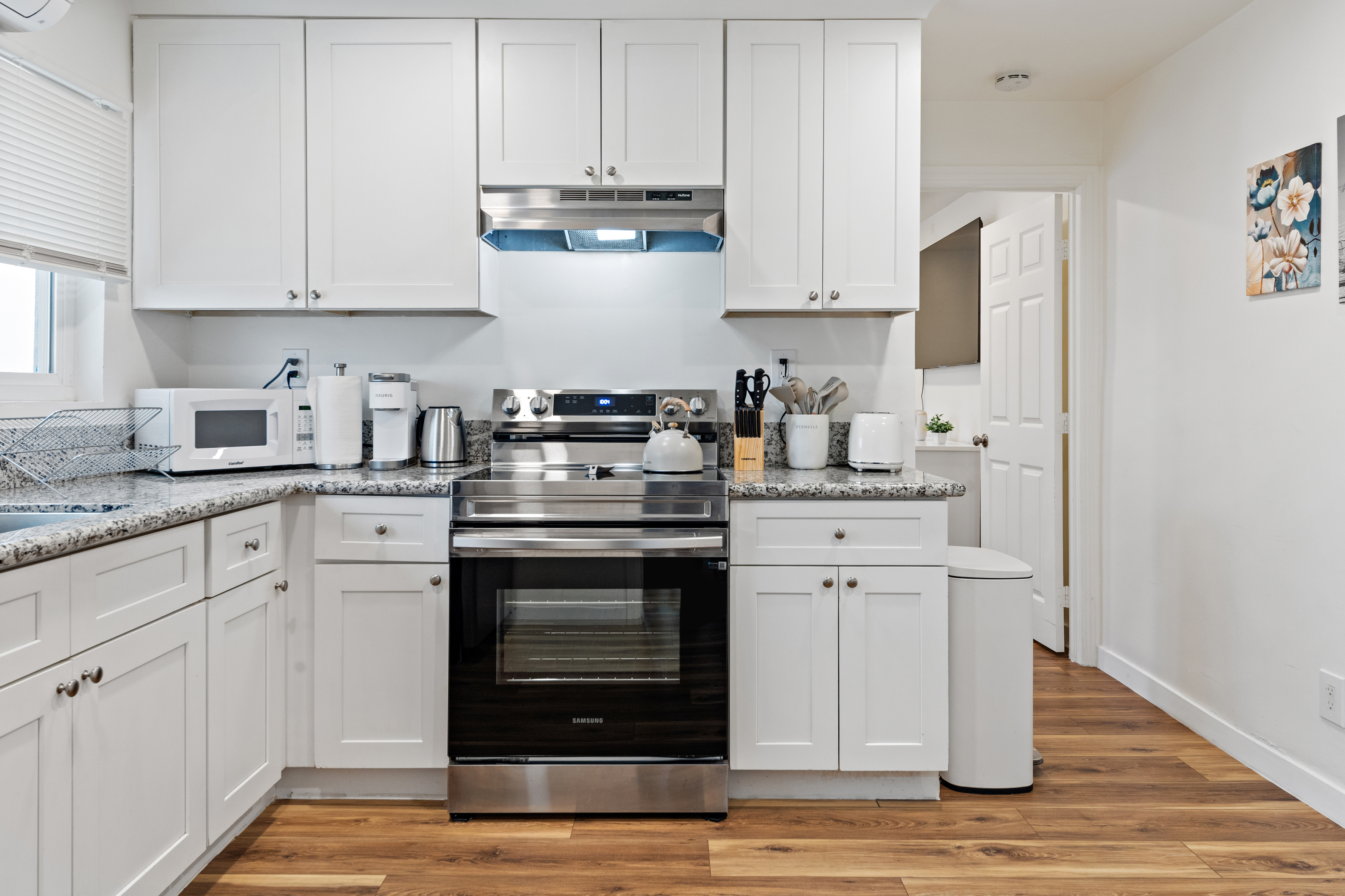 Remodeled, Pet Friendly, Fenced Yard, Disney 15min photo 2