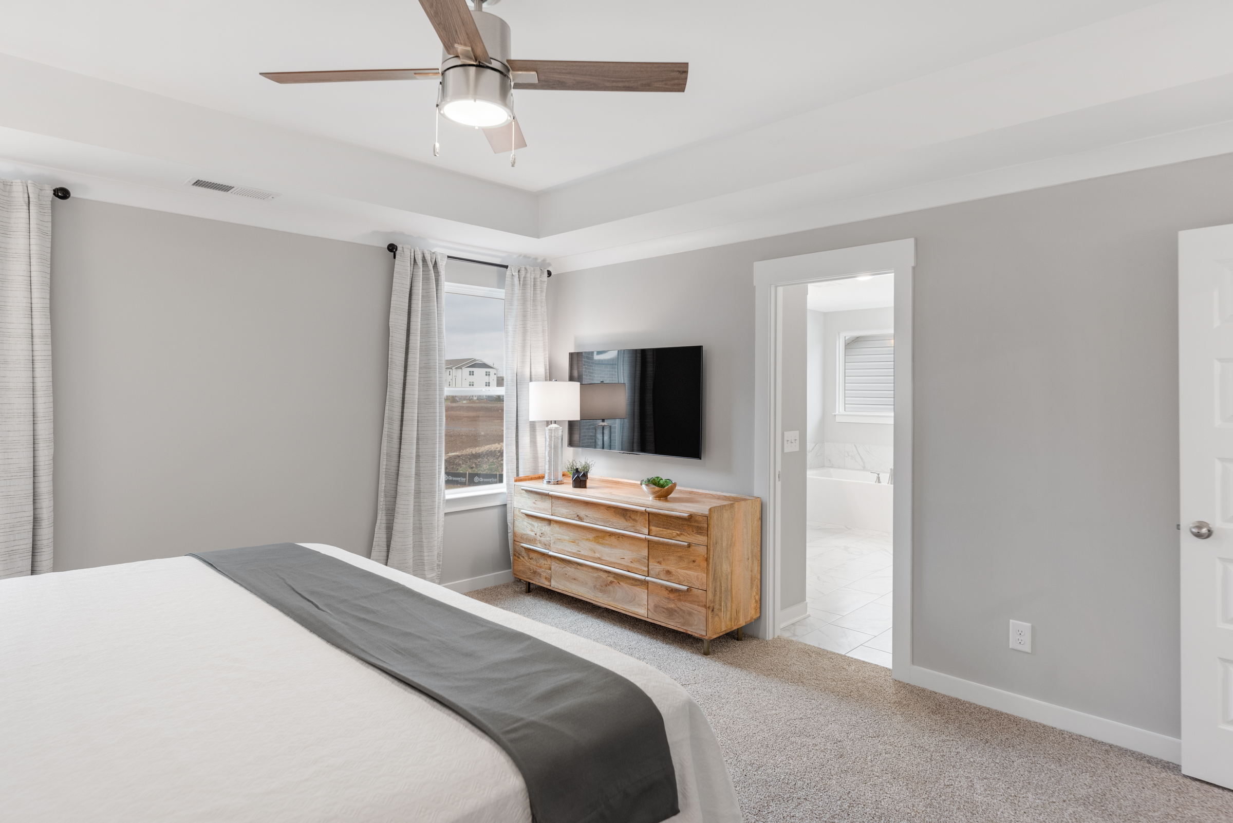 *NEW* Modern Lux Home | 20 mins to Nashville photo 3