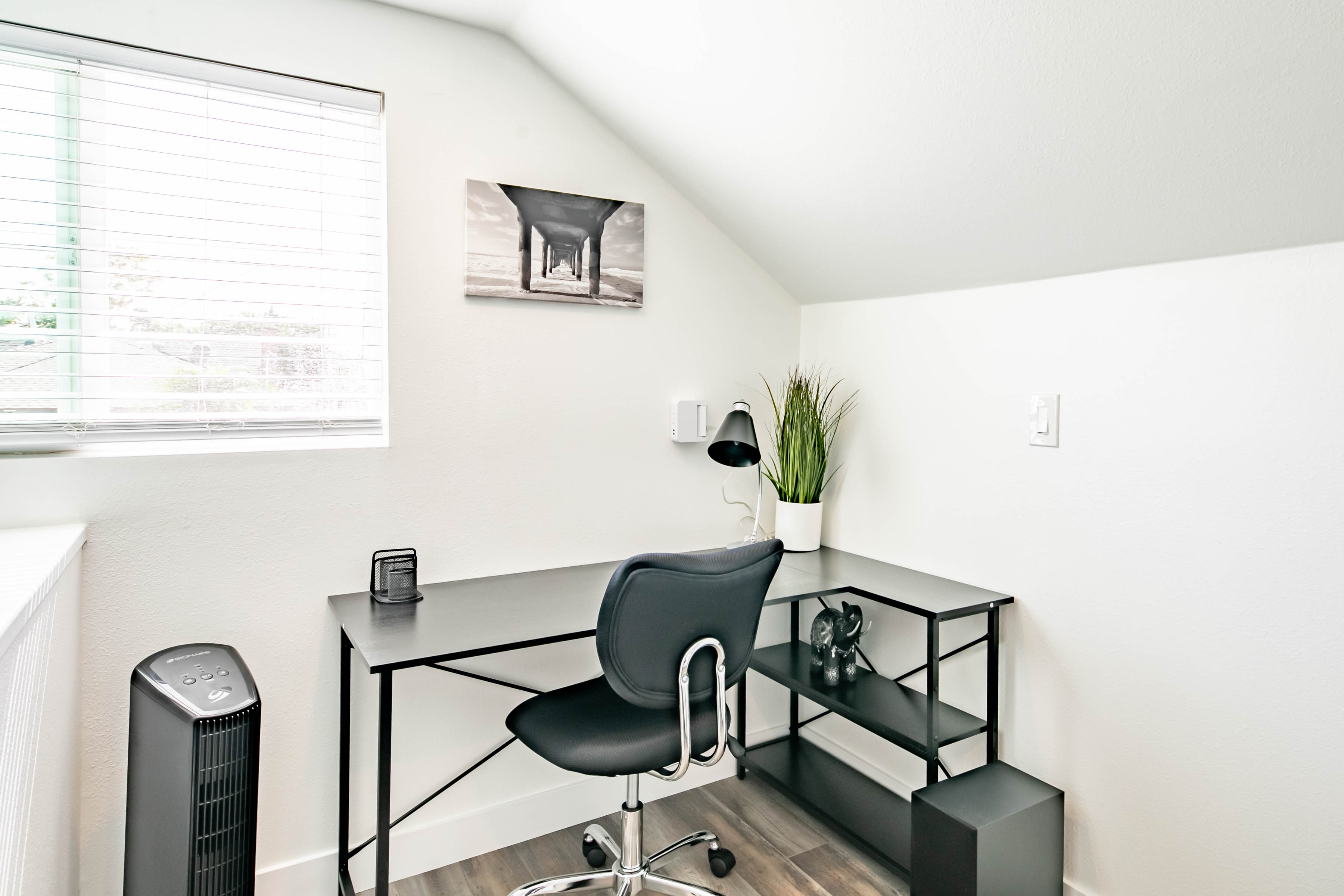 Stylish 1 Bed | Easy Parking | Great Location photo 4