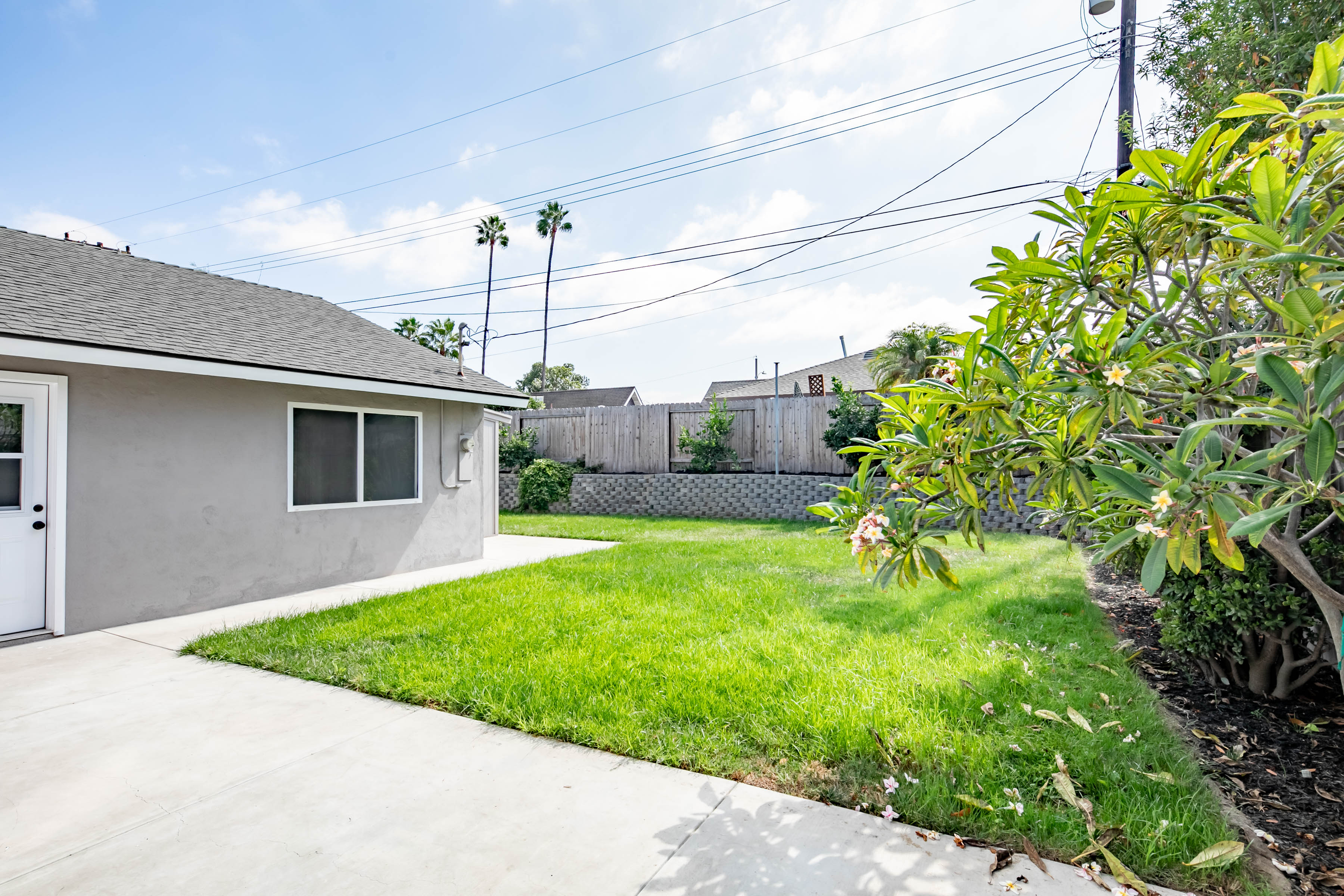 Stylish 1 Bed | Easy Parking | Great Location photo 2