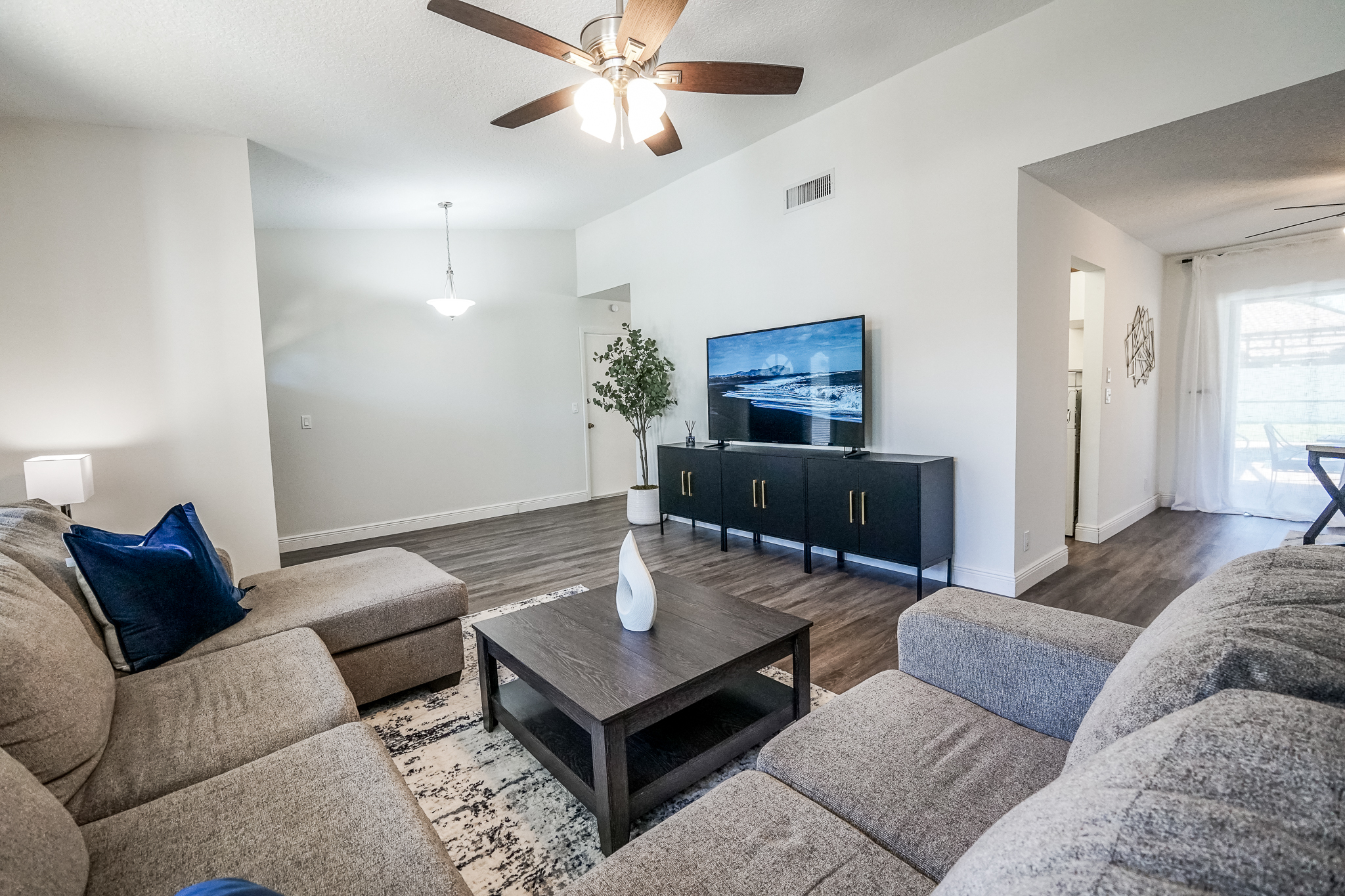 Relaxing & Spacious 4BR Home | Pets OK photo 2