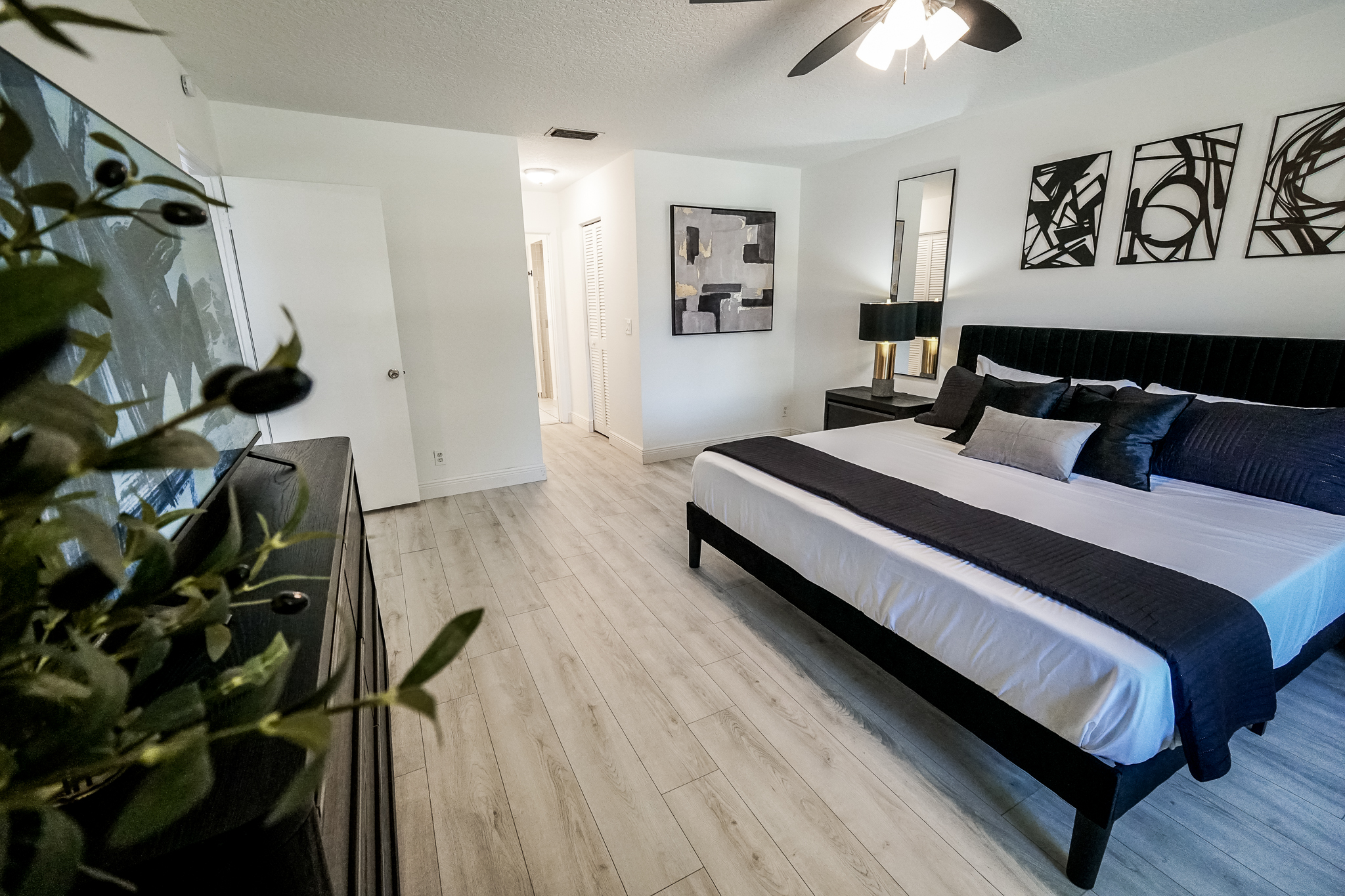 Relaxing & Spacious 4BR Home | Pets OK photo 4