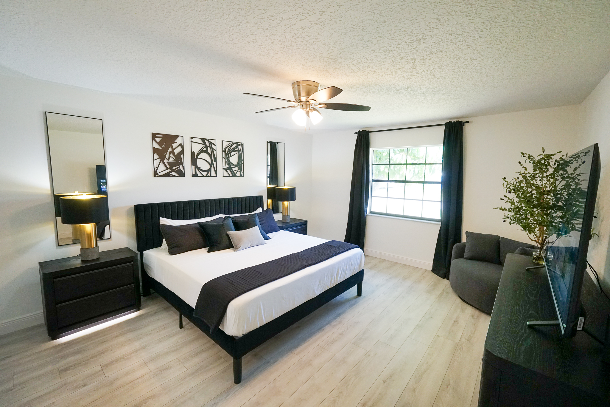 Relaxing & Spacious 4BR Home | Pets OK photo 3