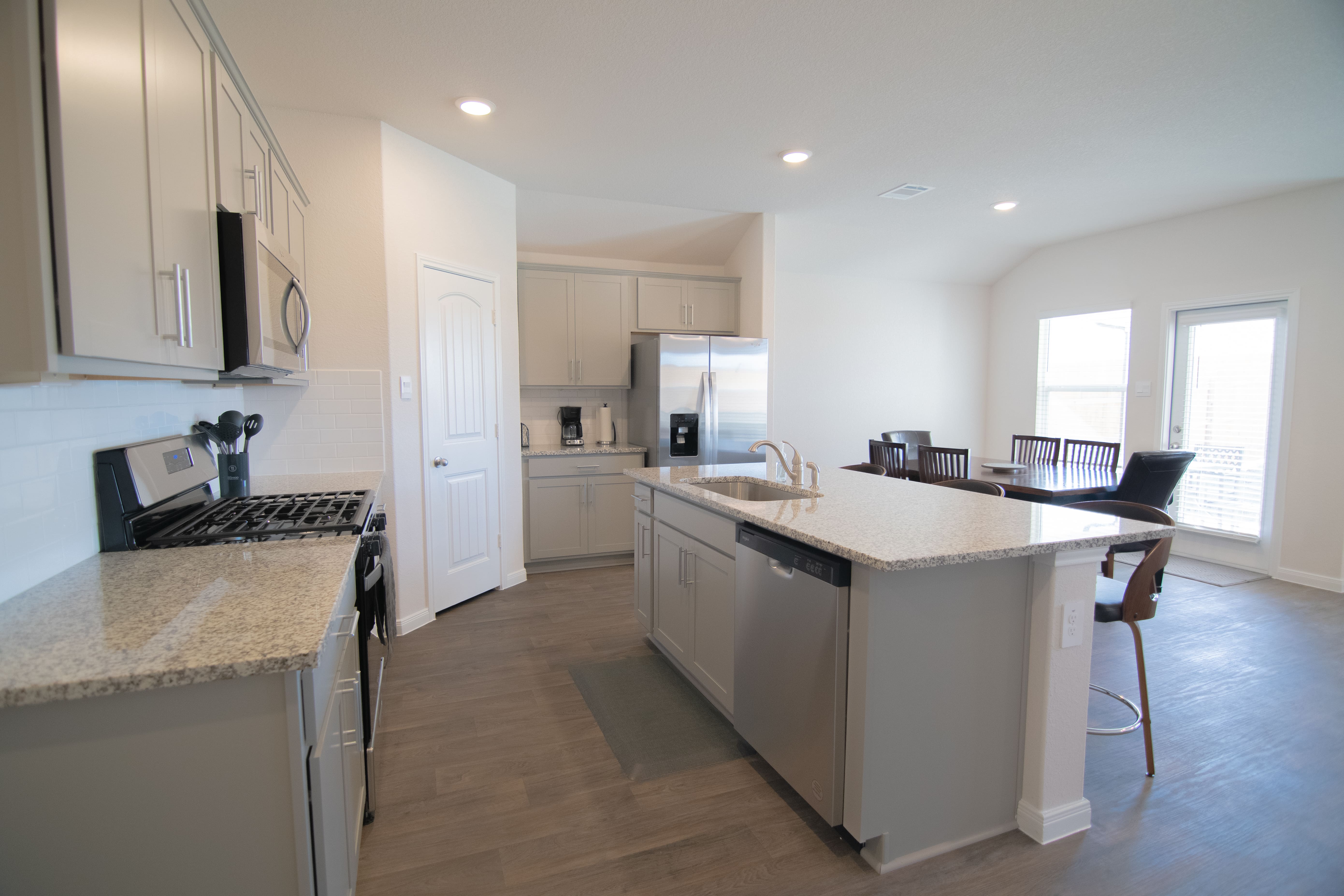 Modern 4-Bedroom Home in New Braunfels  photo 5