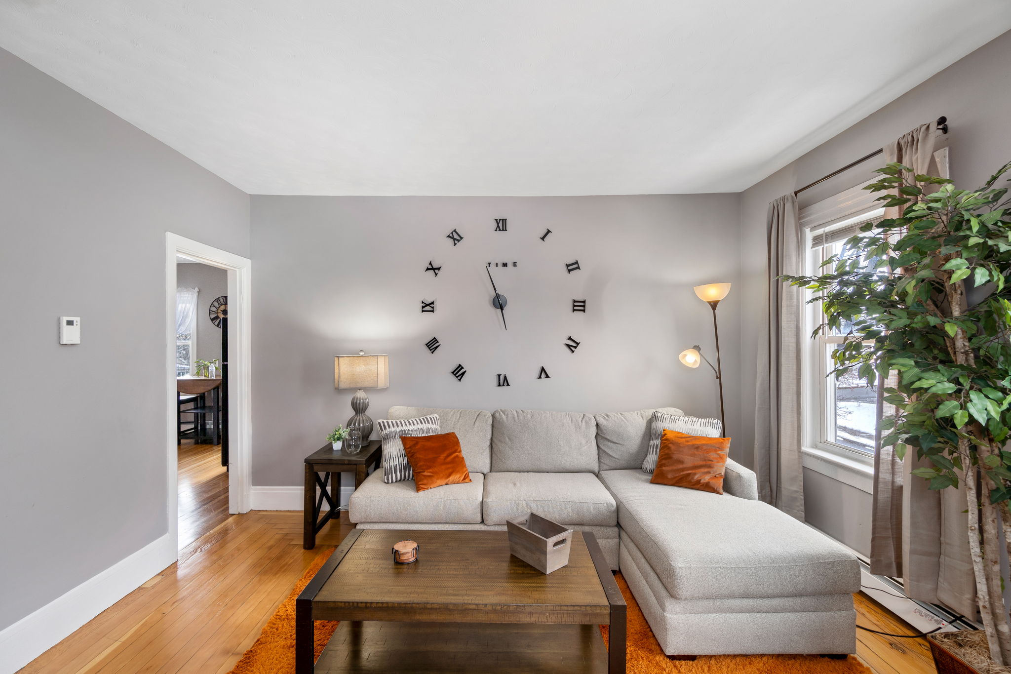 Beautiful 2 Bedroom Apartment, SAFE QUIET Area photo 2