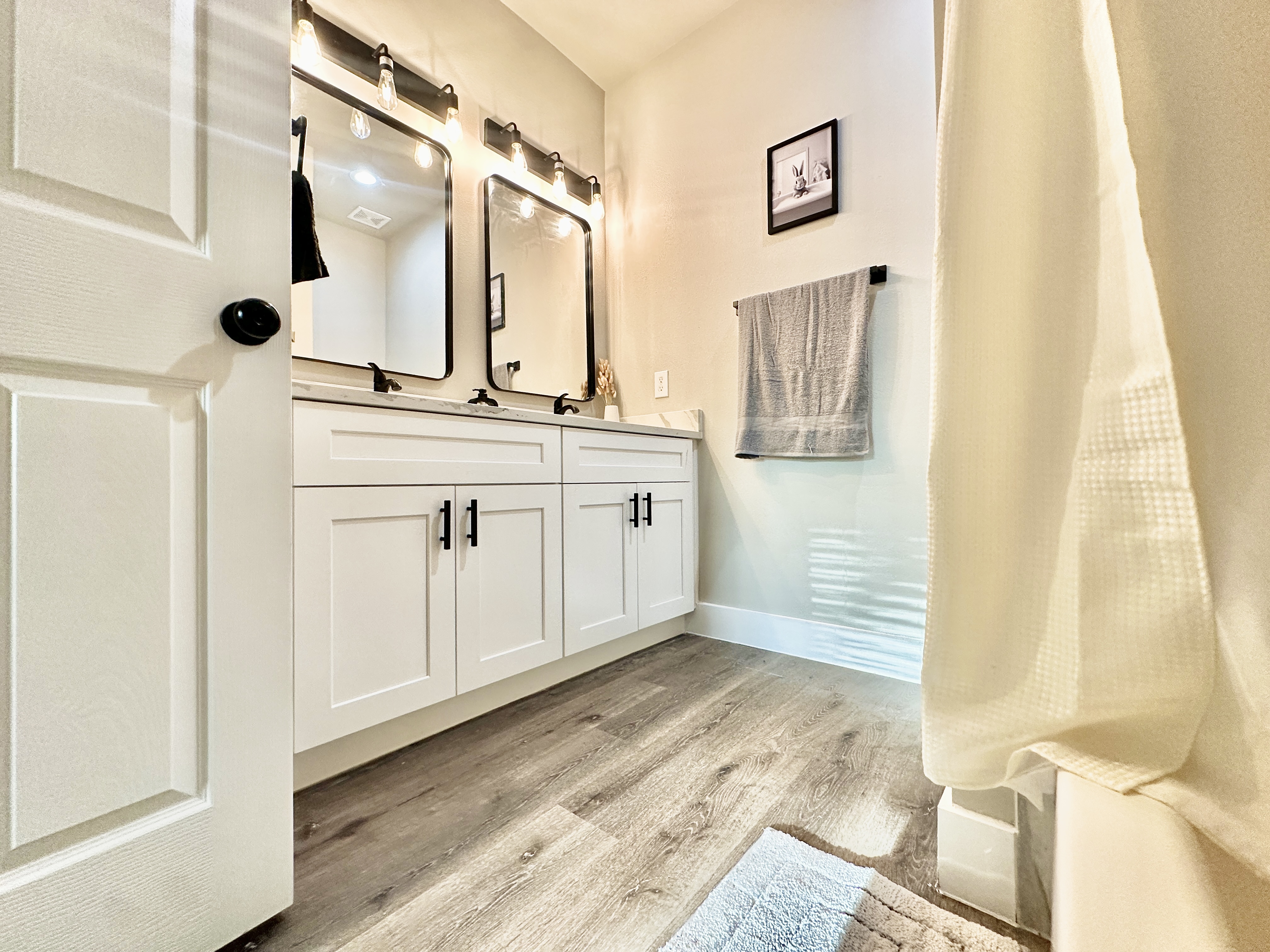 Modern & Stylish Humble Haven - Minutes from IAH! photo 5