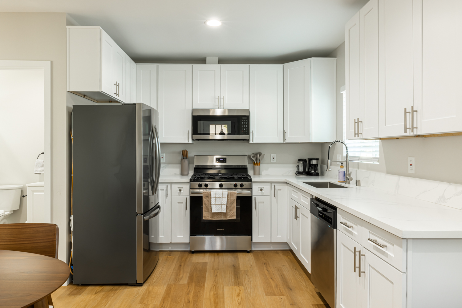Cozy Casa | Sleek & Modern Monthly Stay photo 3
