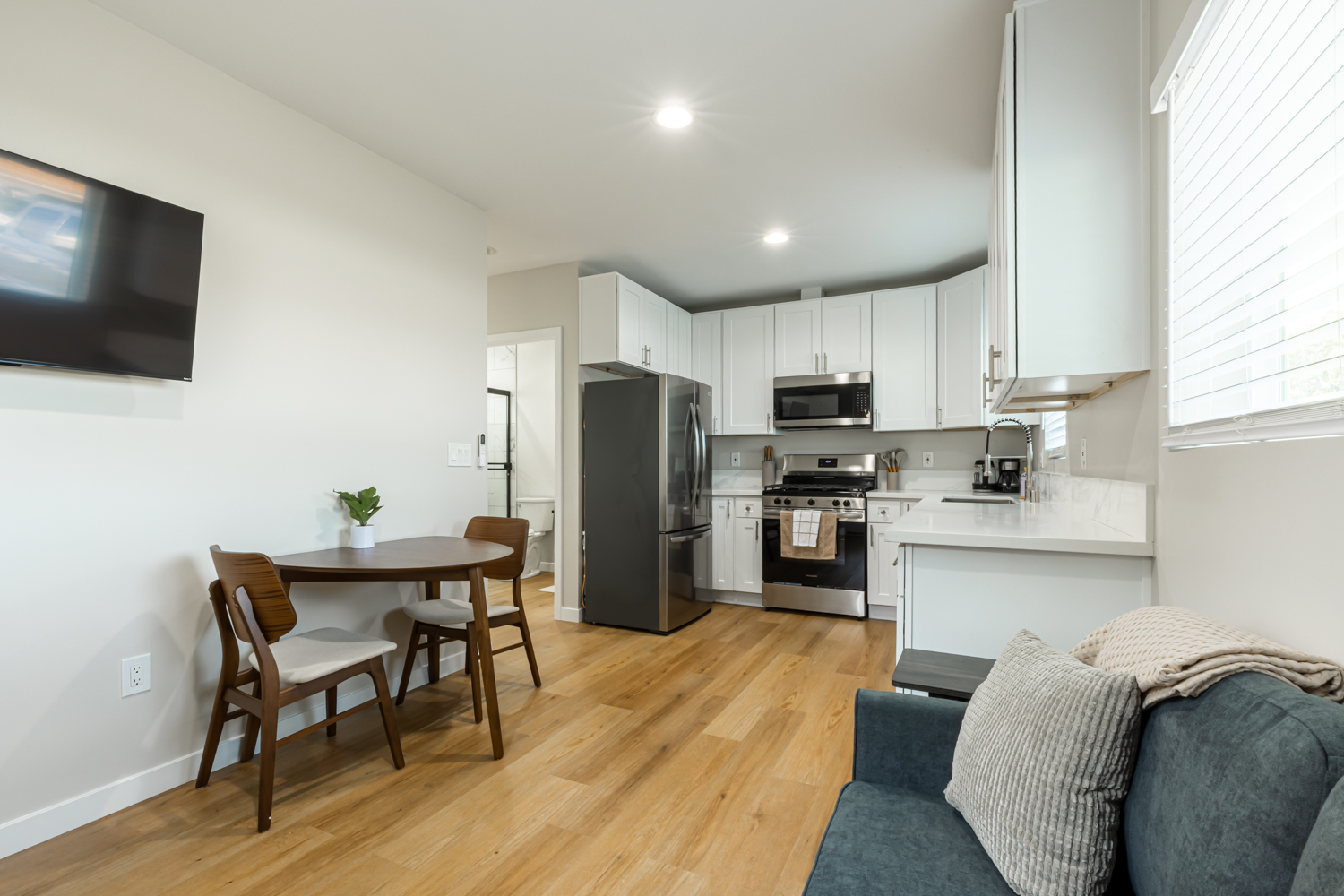 Cozy Casa | Sleek & Modern Monthly Stay photo 4