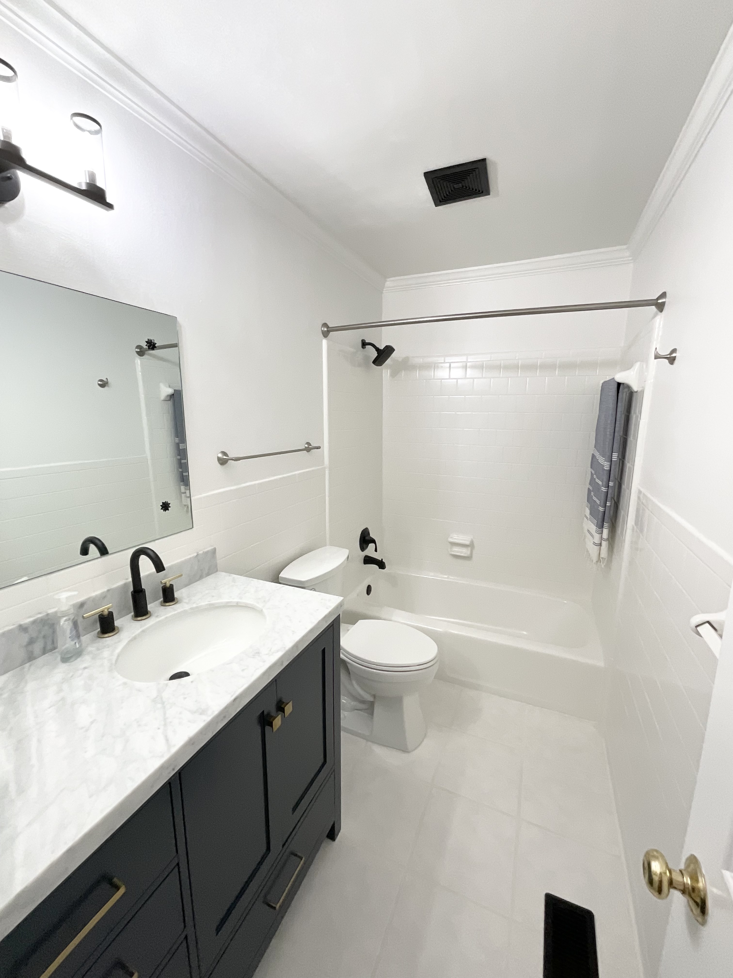 3BR/3BA/BACKYARD-Private & Fenced/The COVEMEADOW photo 4
