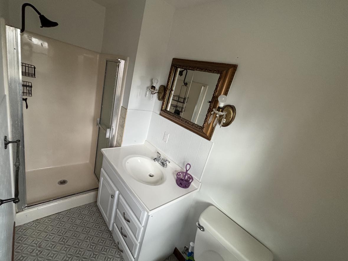 Contractor and Professionals house photo 4